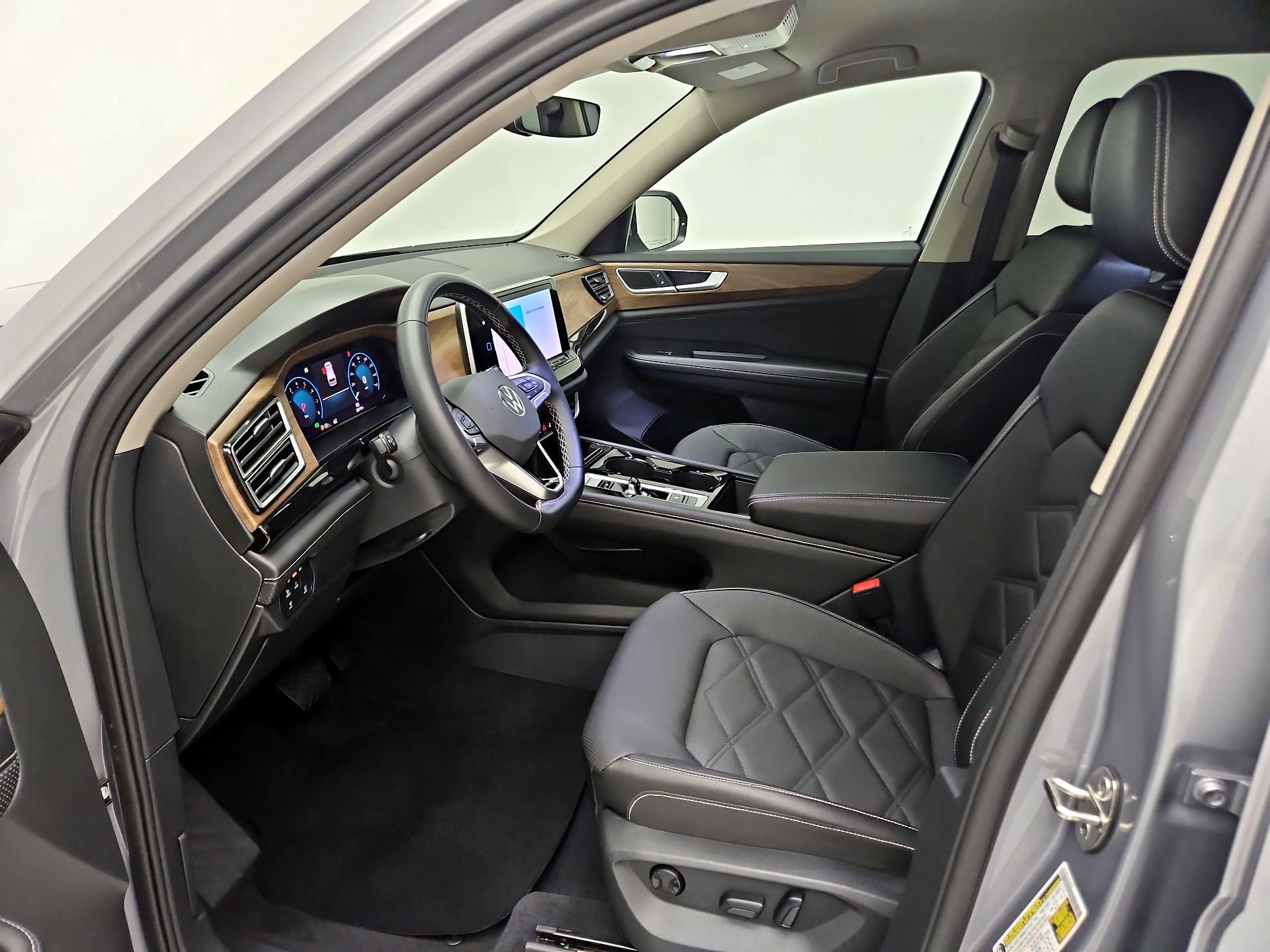 Thumbnail: 2025 Volkswagen Atlas - 11