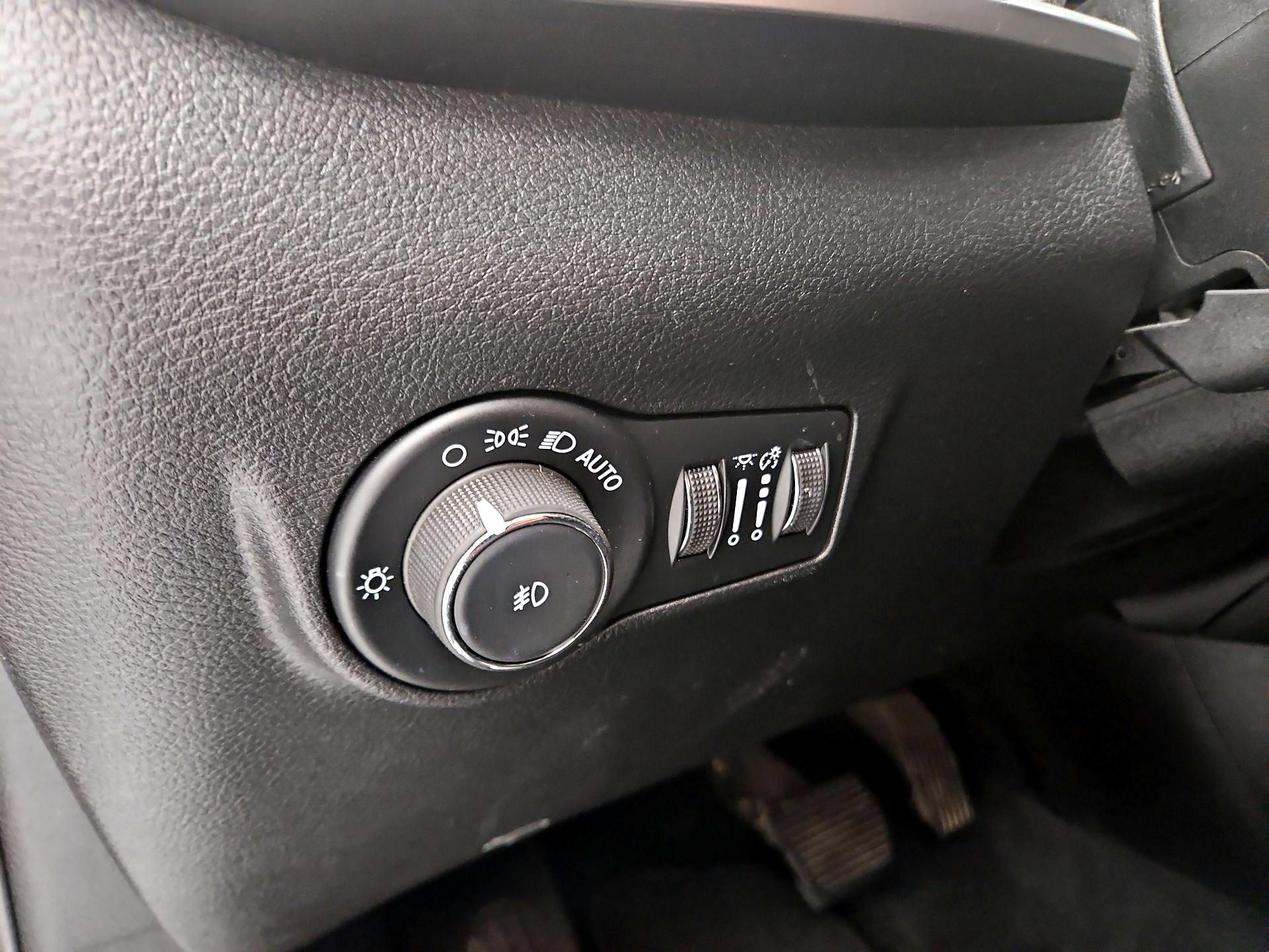 Thumbnail: 2022 Jeep Compass - 13