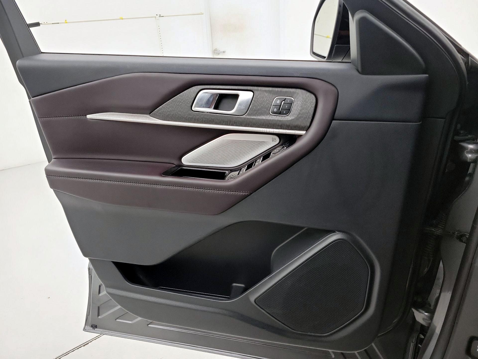 Thumbnail: 2025 Ford Explorer - 12