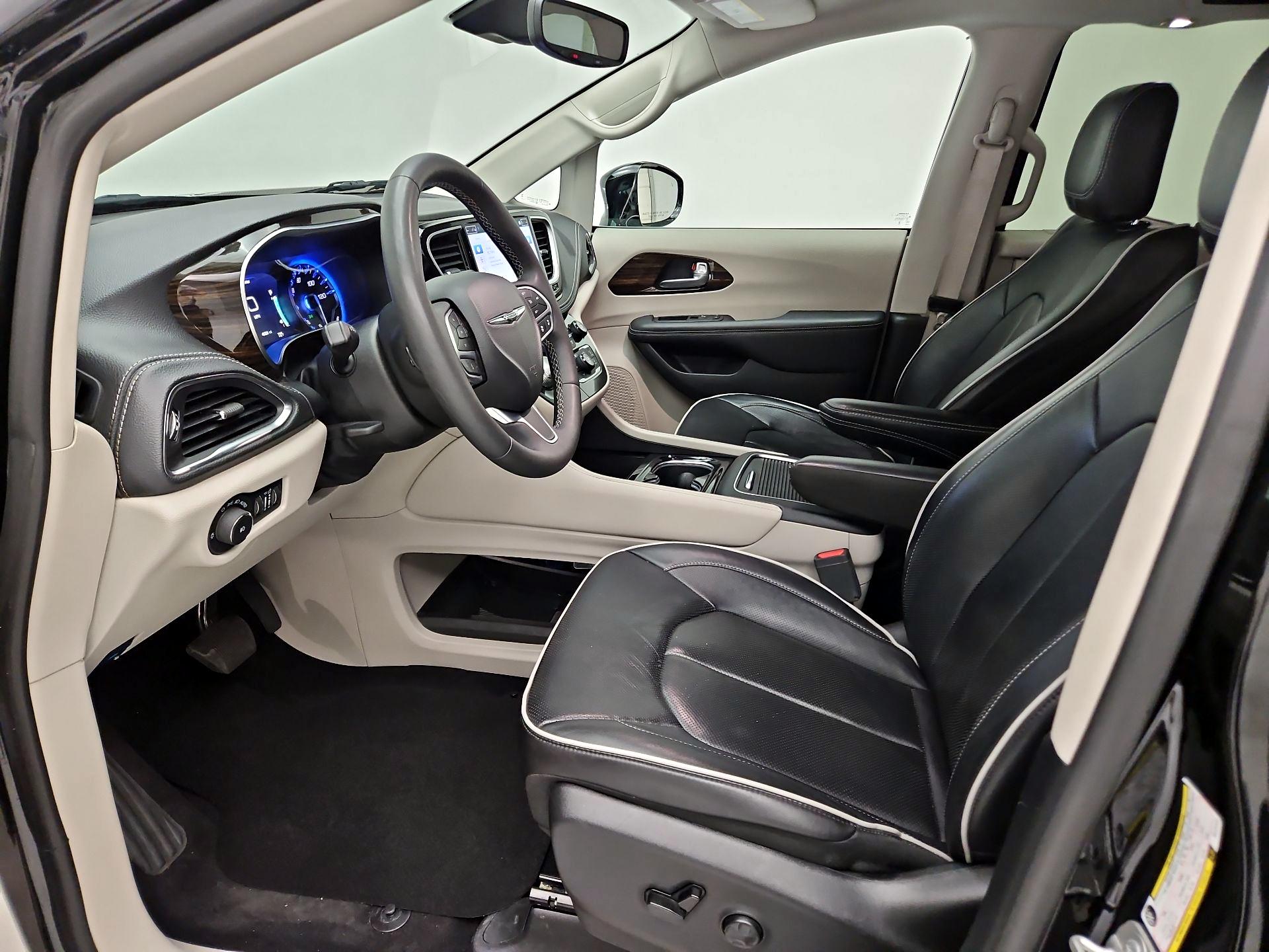Thumbnail: 2024 Chrysler Pacifica - 11