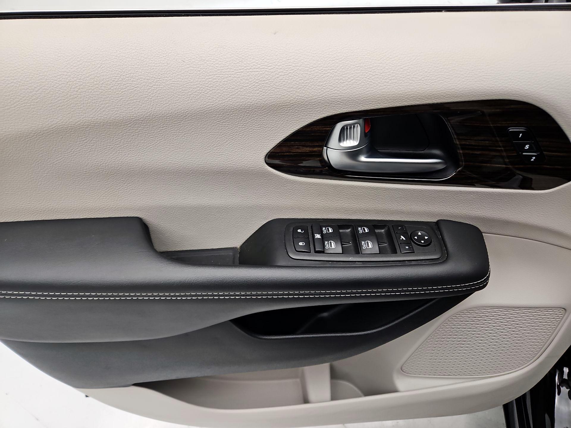 Thumbnail: 2024 Chrysler Pacifica - 12