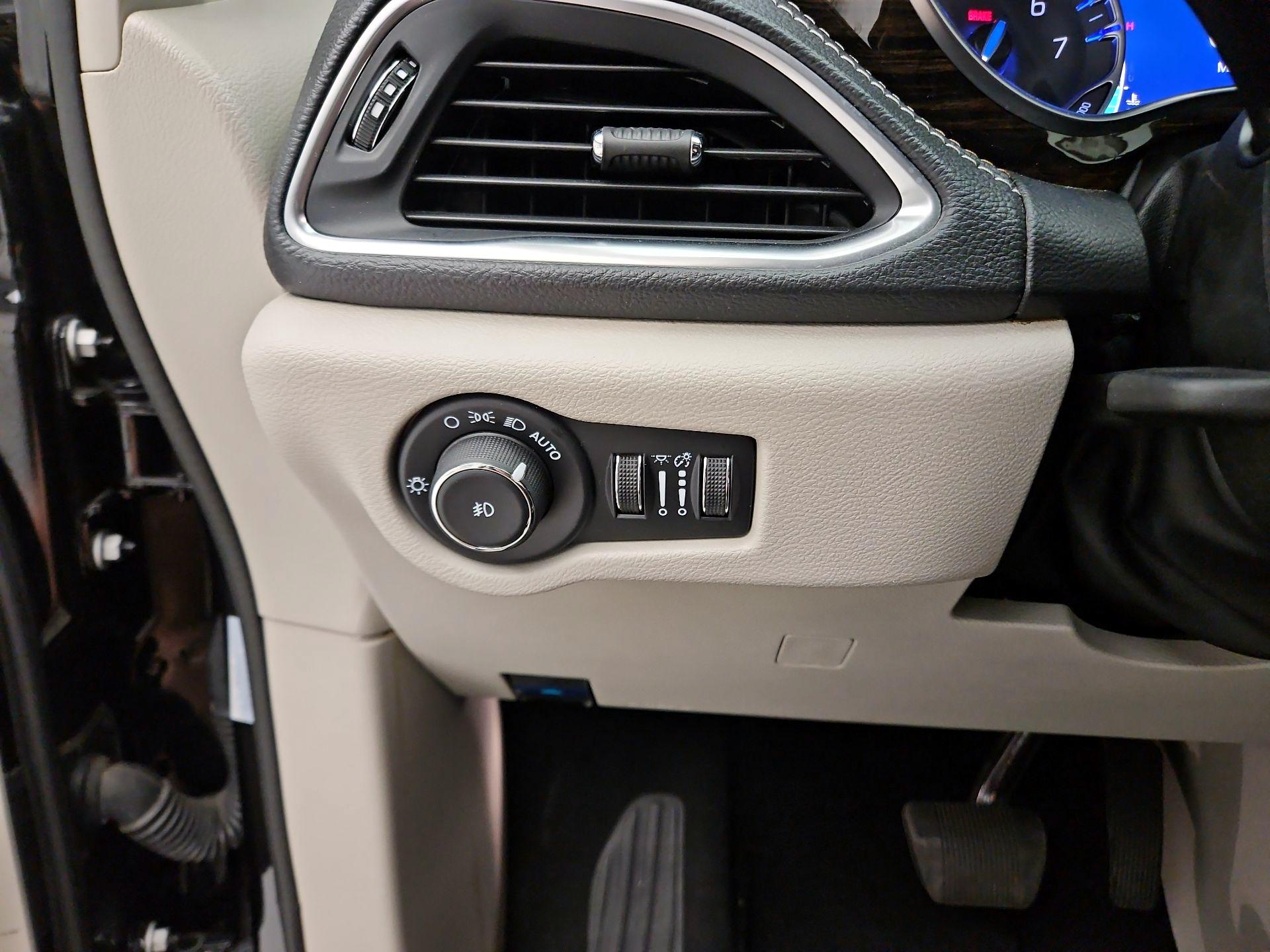 Thumbnail: 2024 Chrysler Pacifica - 13