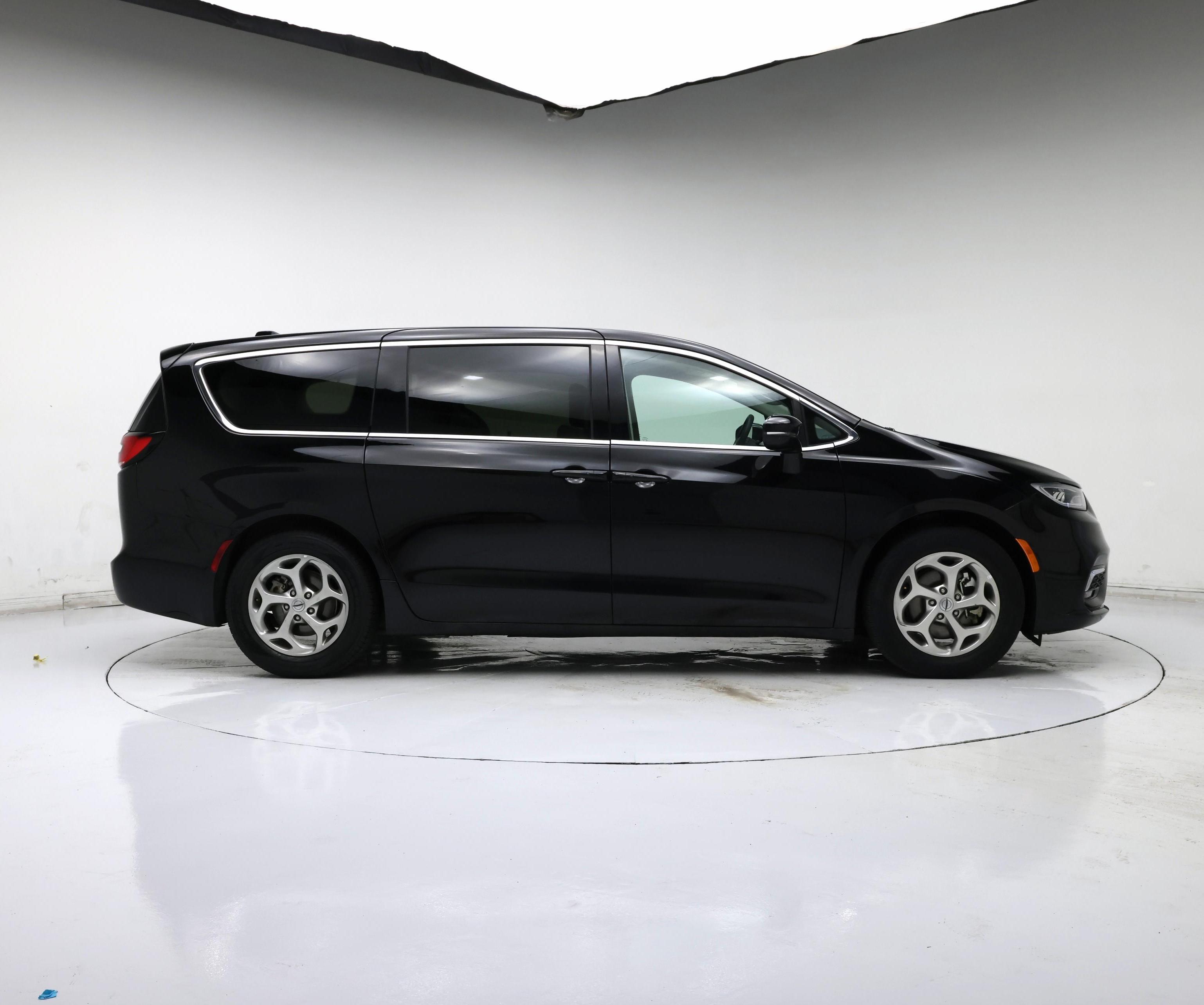 Thumbnail: 2024 Chrysler Pacifica - 7