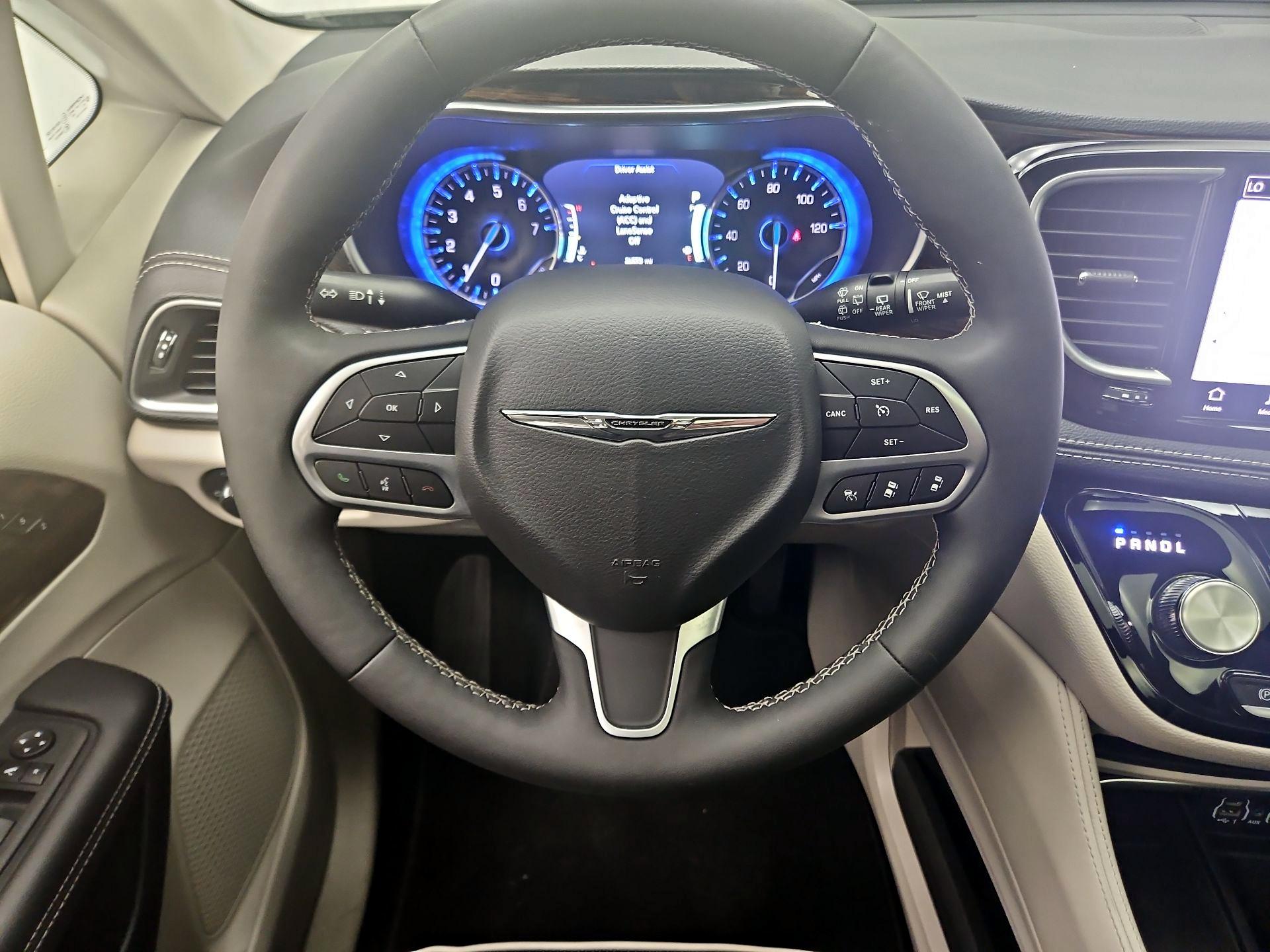 Thumbnail: 2024 Chrysler Pacifica - 10