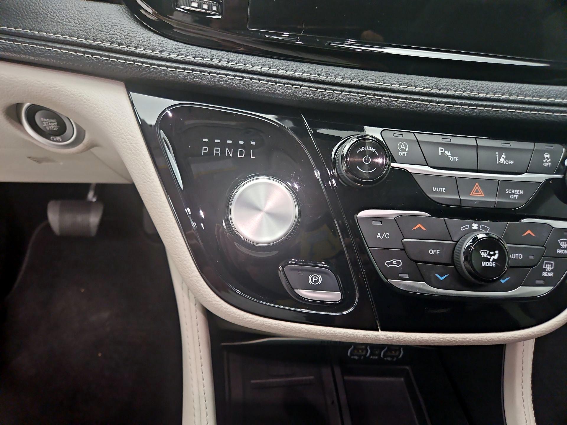 Thumbnail: 2024 Chrysler Pacifica - 18