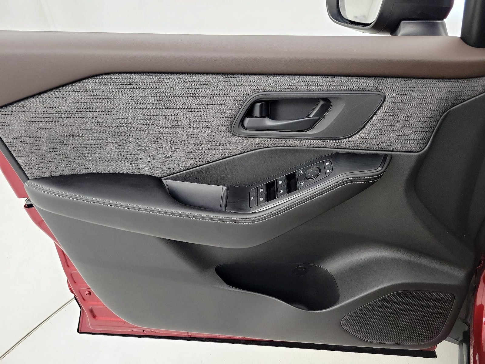 2022 Nissan Rogue S - Photo 13