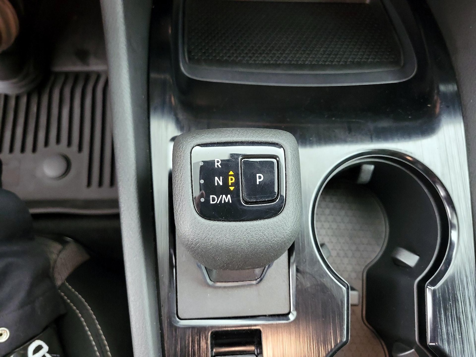 2022 Nissan Rogue S - Photo 18
