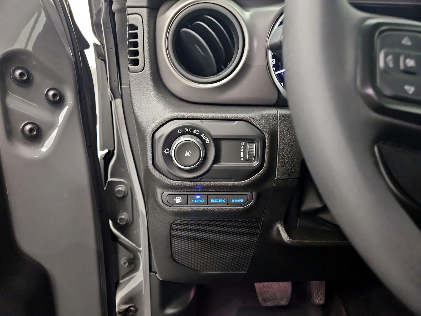 2023 Jeep Wrangler 4xe Willys 4XE - Photo 14