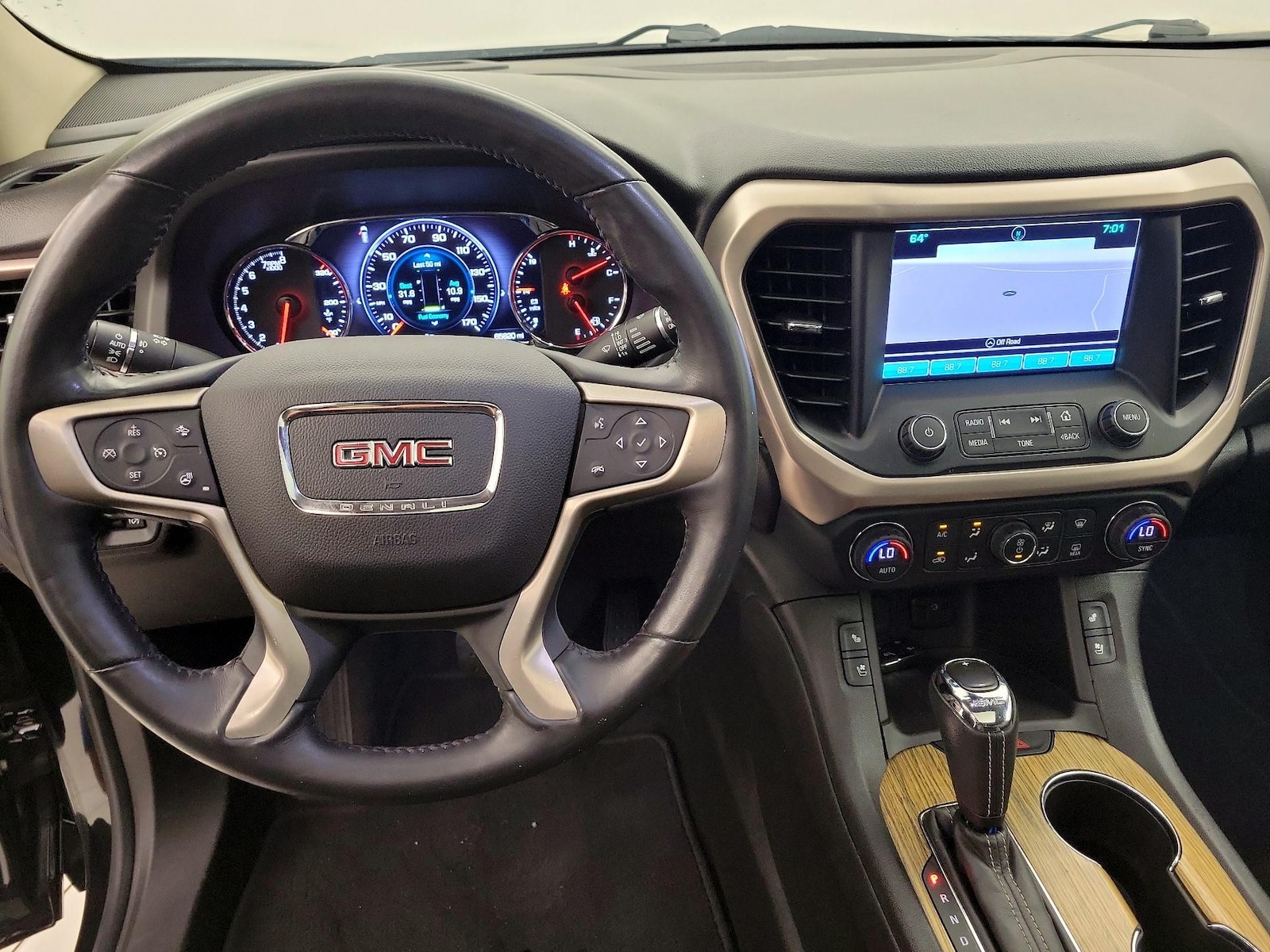 2017 GMC Acadia Denali - Photo 10