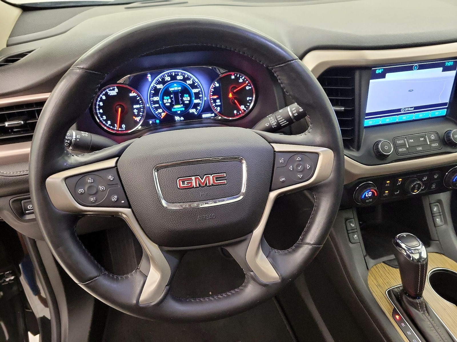 2017 GMC Acadia Denali - Photo 11