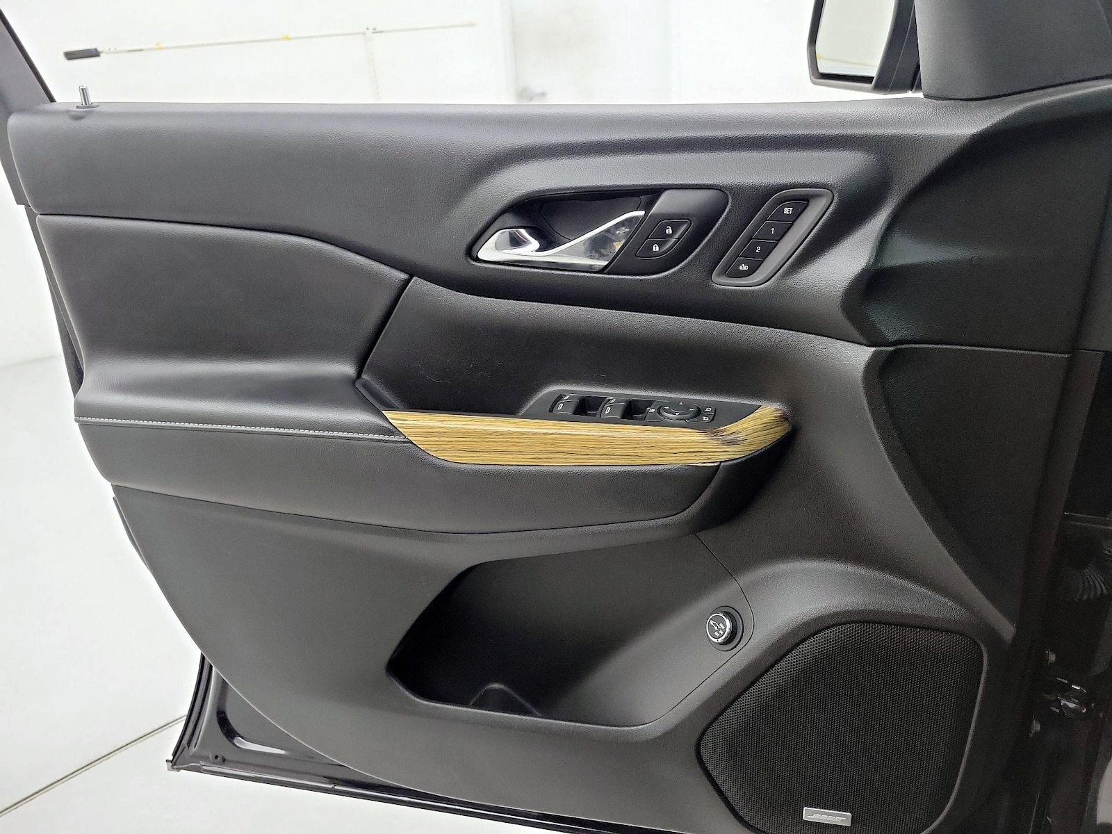 2017 GMC Acadia Denali - Photo 13