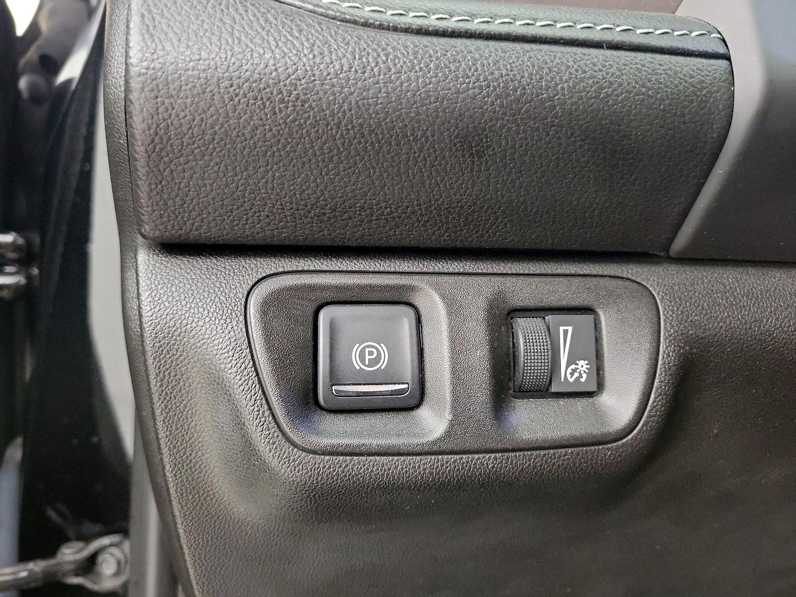 2017 GMC Acadia Denali - Photo 14