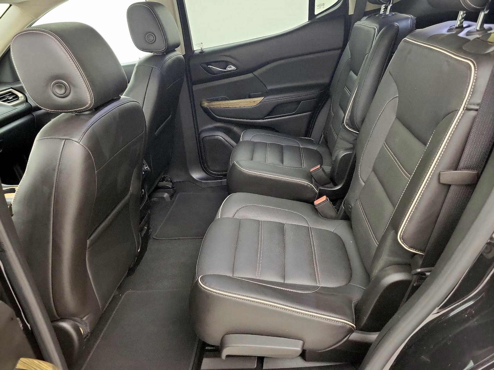 2017 GMC Acadia Denali - Photo 22