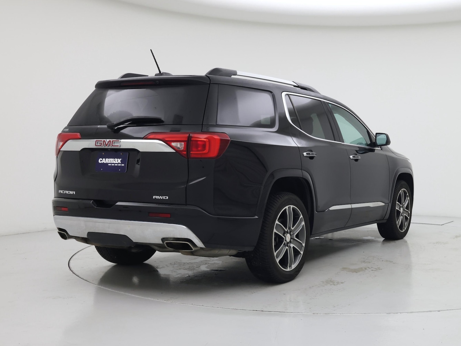 2017 GMC Acadia Denali - Photo 9