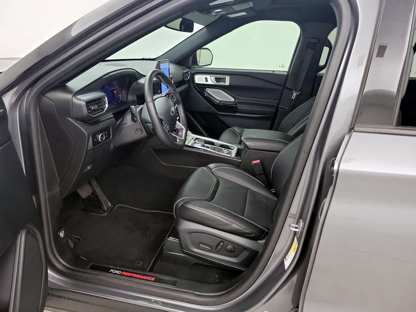 2024 Ford Explorer ST - Photo 12