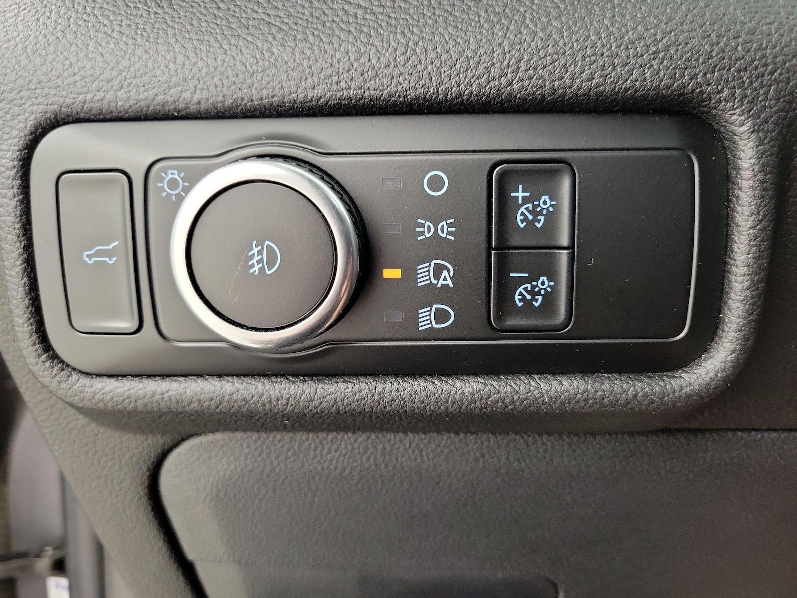2024 Ford Explorer ST - Photo 14