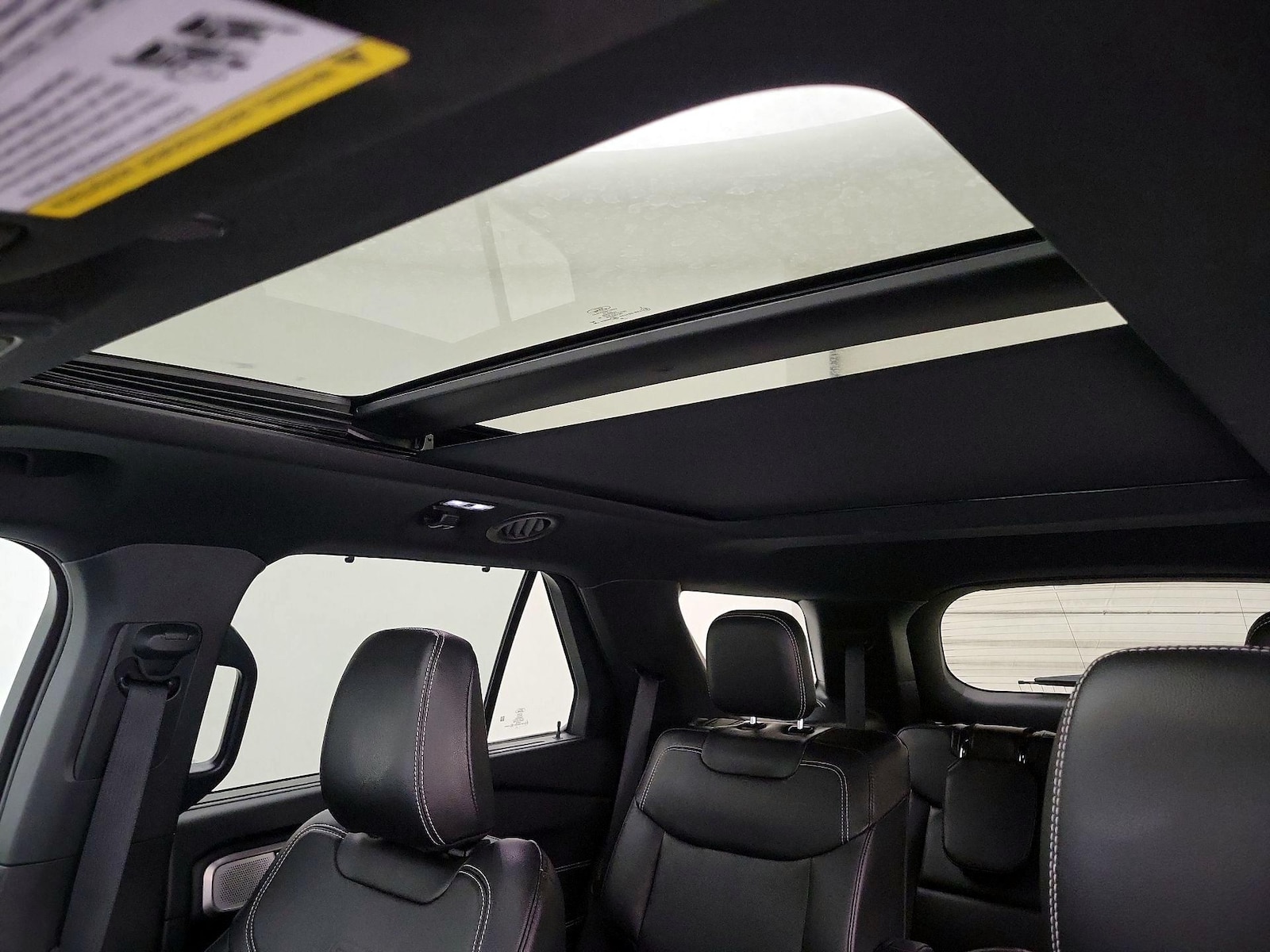 2024 Ford Explorer ST - Photo 21
