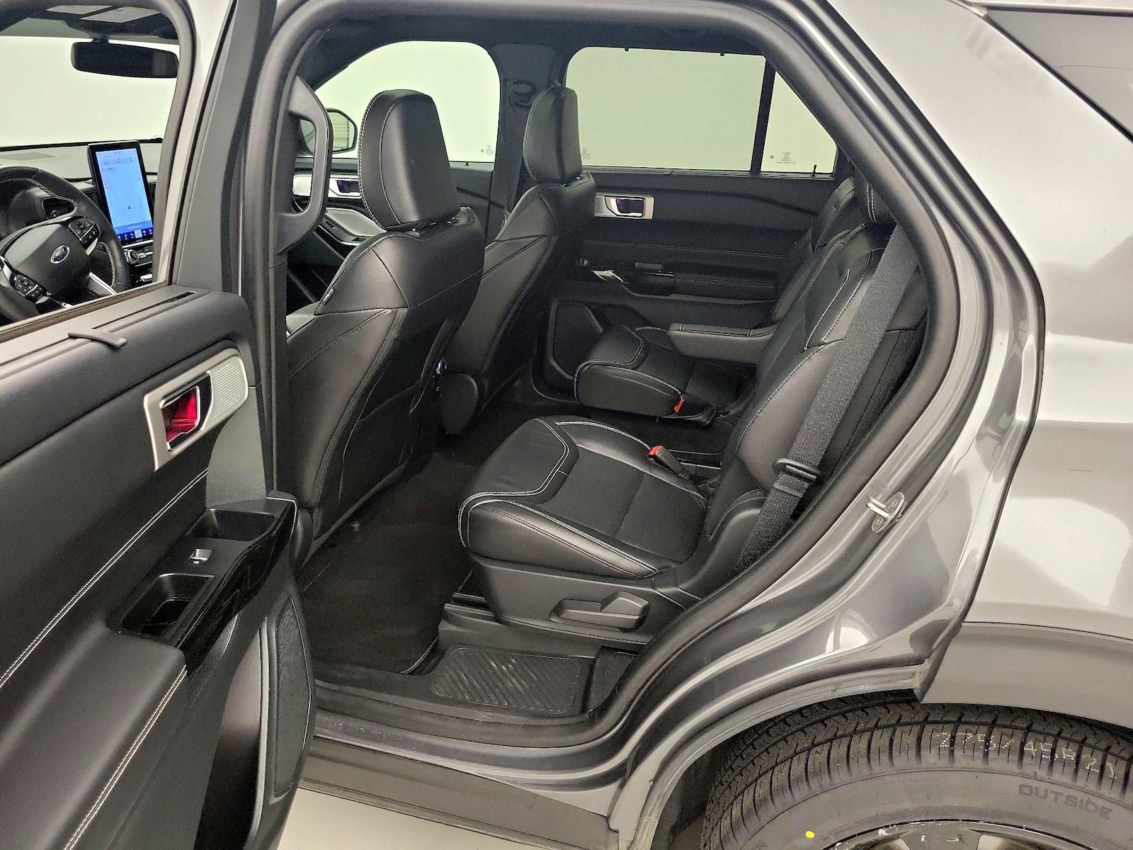 2024 Ford Explorer ST - Photo 22
