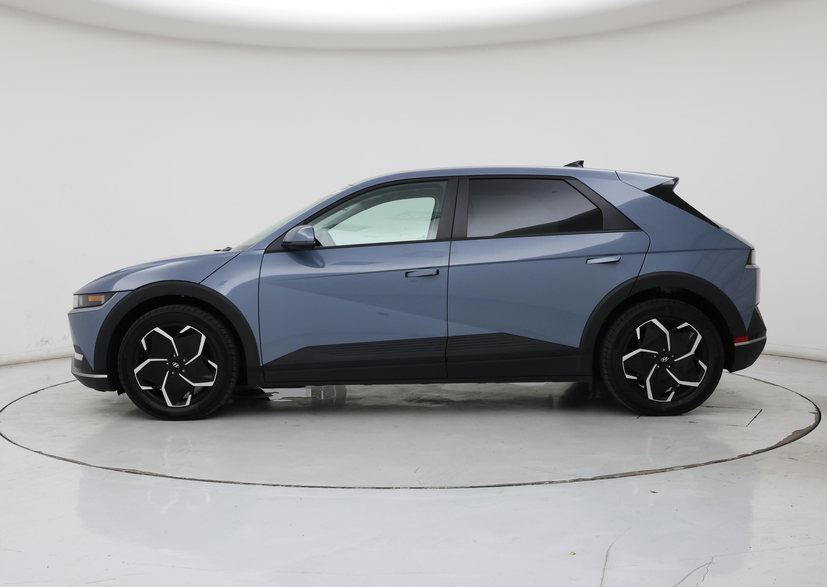 Thumbnail: 2024 Hyundai Ioniq 5 - 3