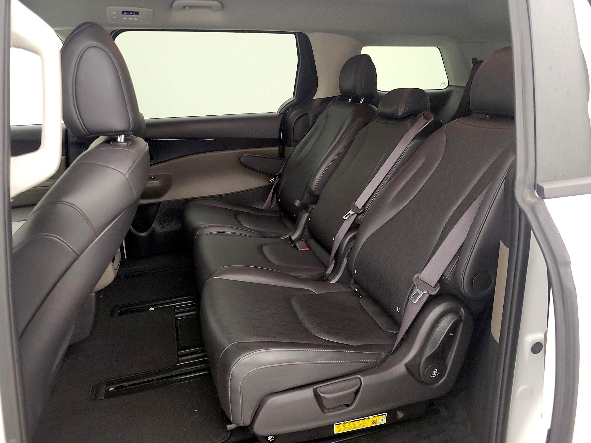 Thumbnail: 2025 Kia Carnival - 20