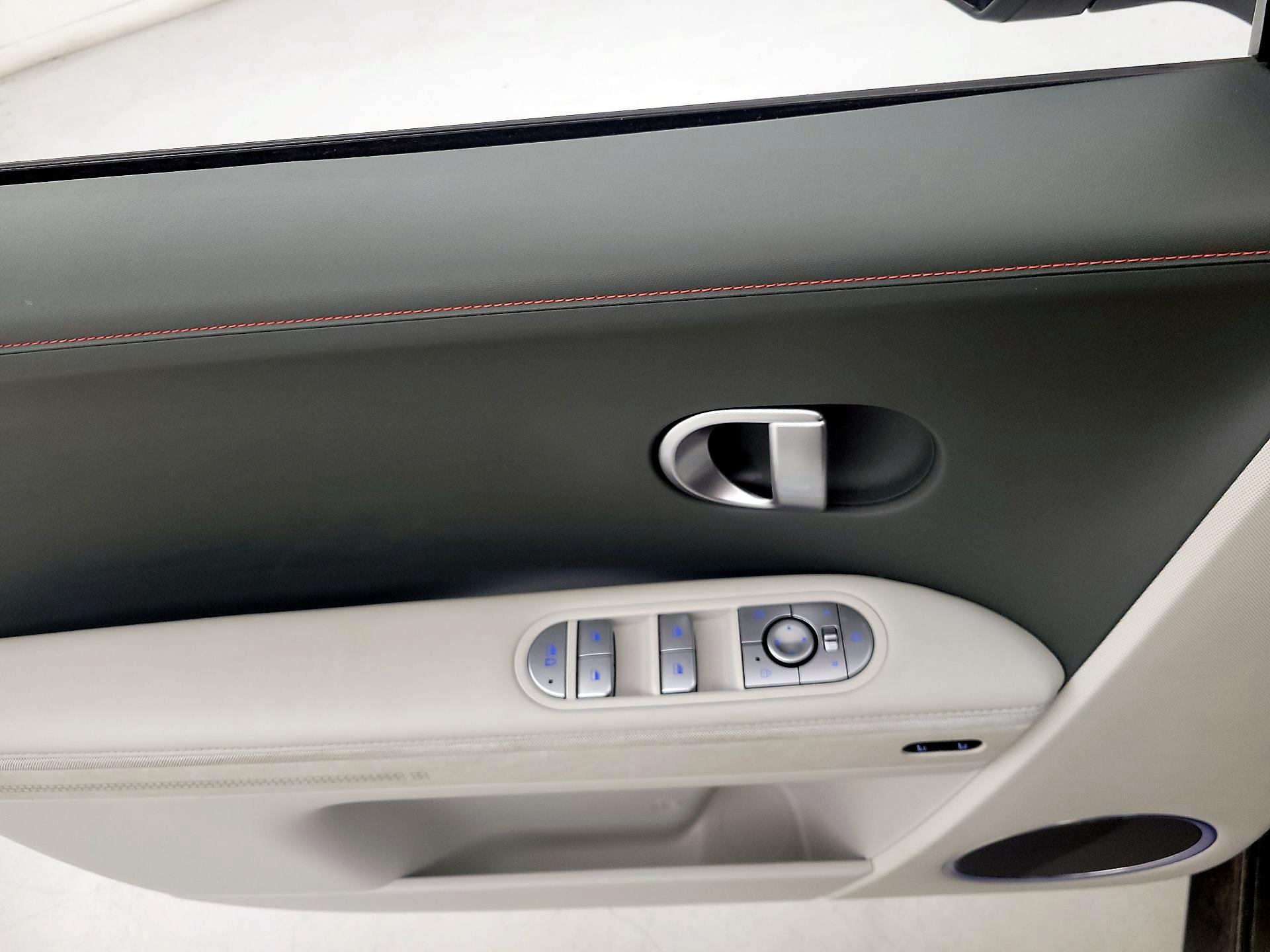 Thumbnail: 2024 Hyundai Ioniq 5 - 12