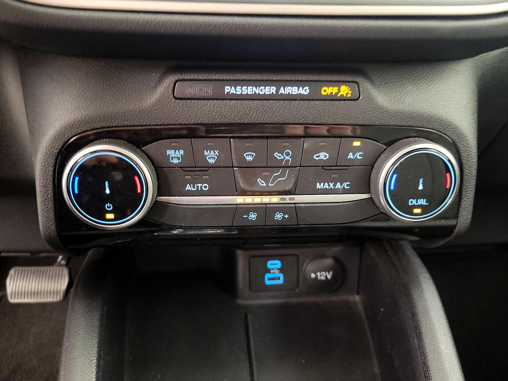 Thumbnail: 2022 Ford Escape - 16