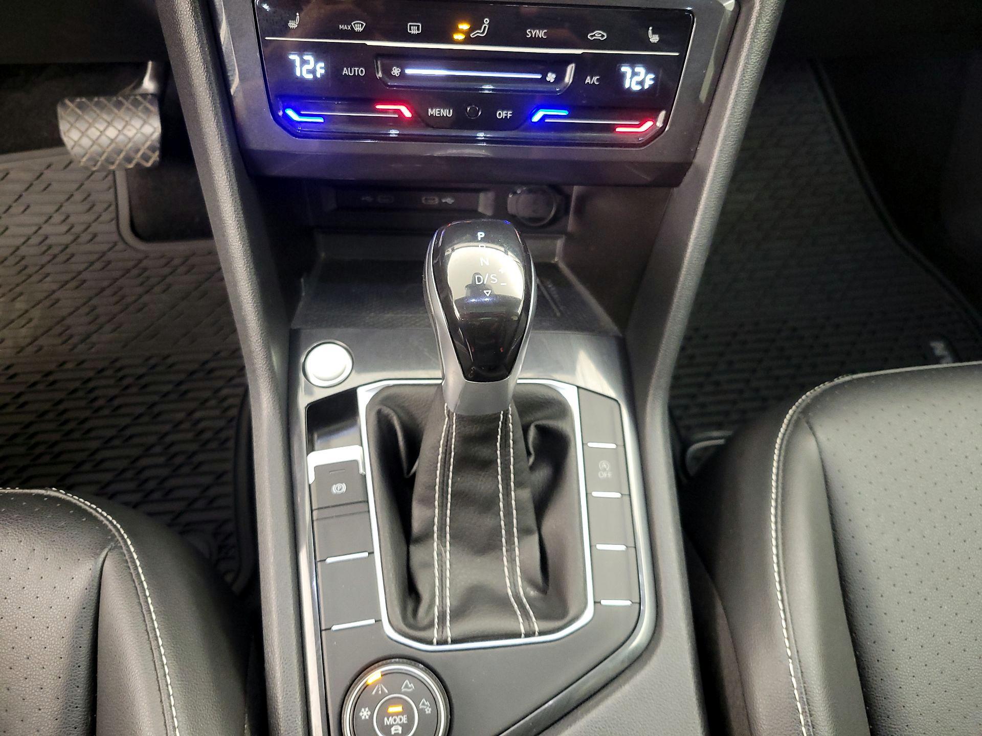 Thumbnail: 2022 Volkswagen Tiguan - 17