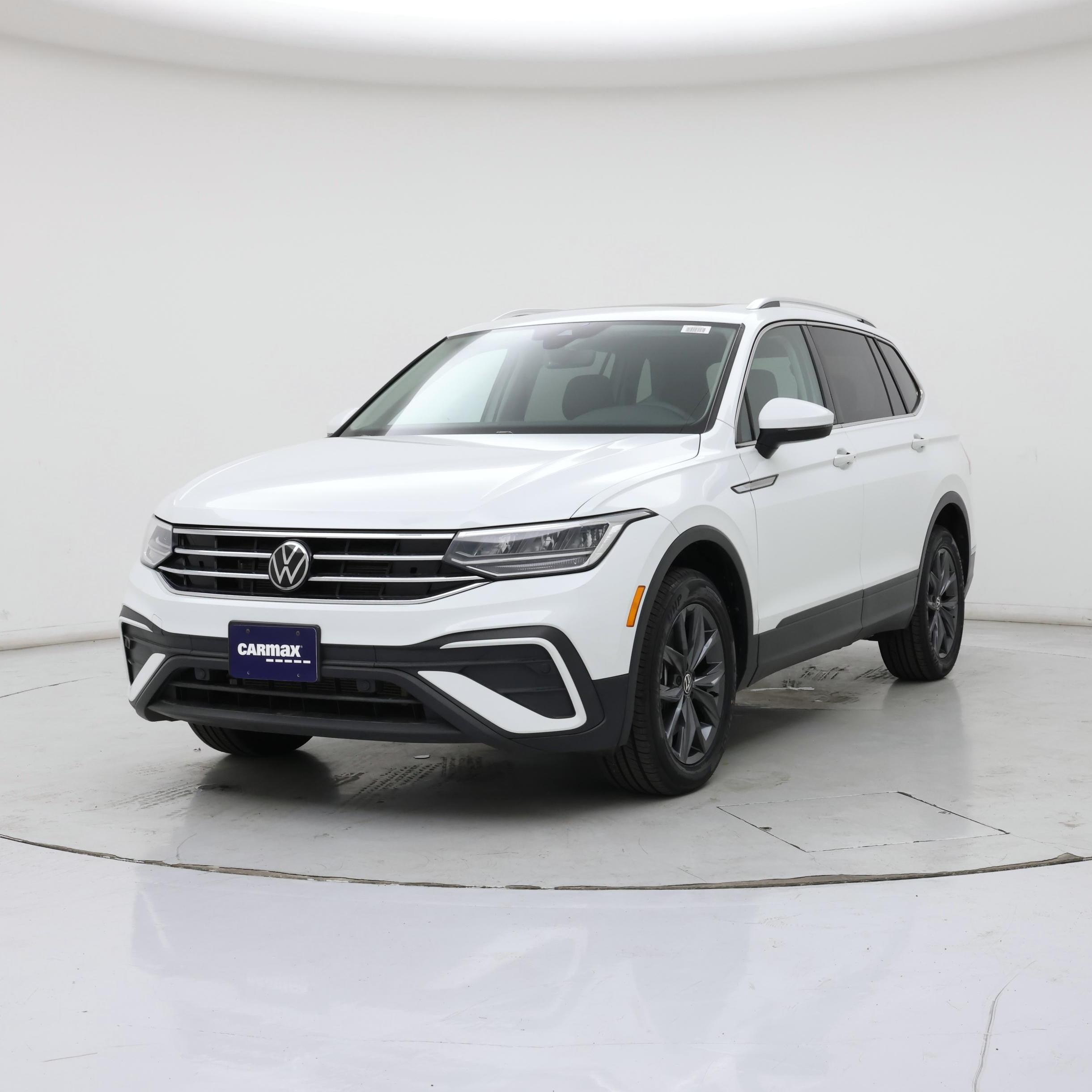 Thumbnail: 2022 Volkswagen Tiguan - 4