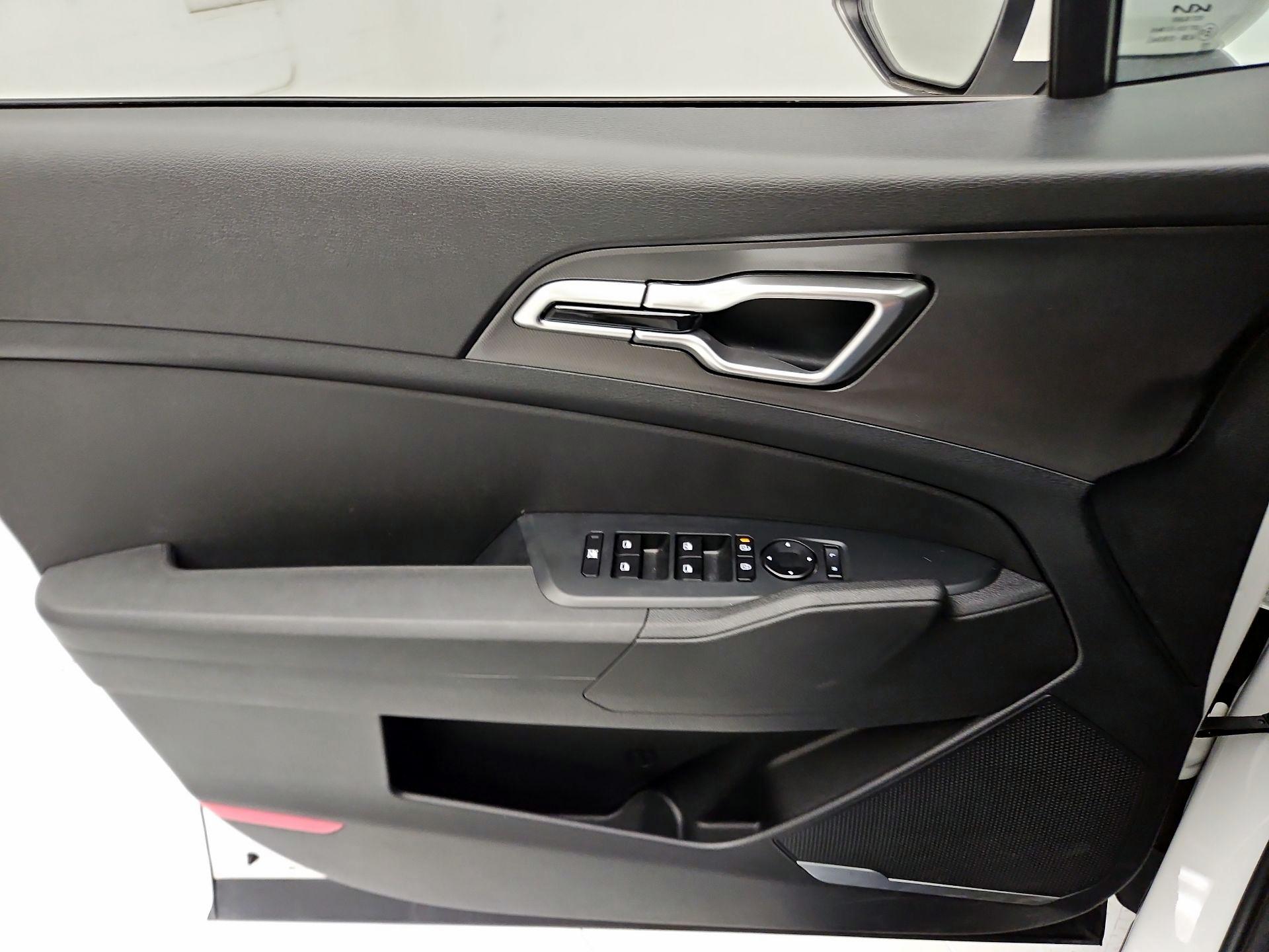 Thumbnail: 2026 Kia Sportage - 12