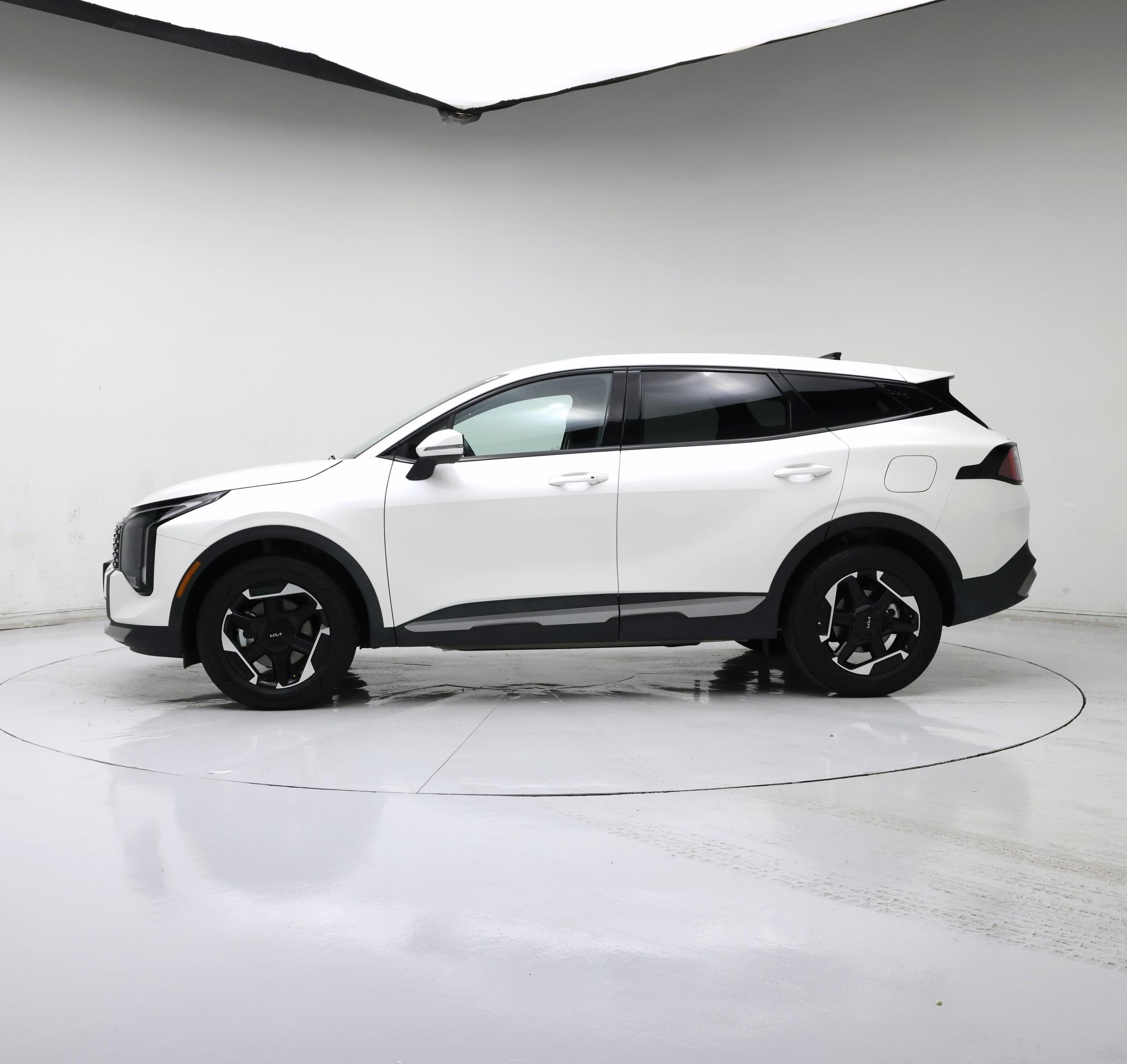 Thumbnail: 2026 Kia Sportage - 3