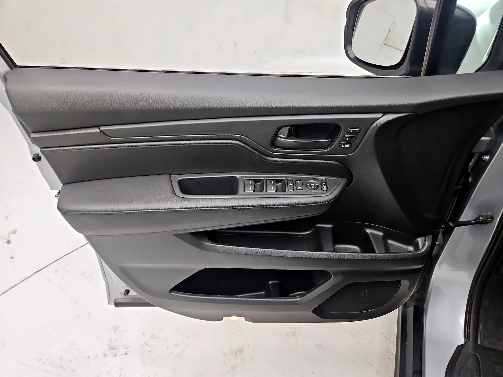 2025 Honda Odyssey EX-L - Photo 13