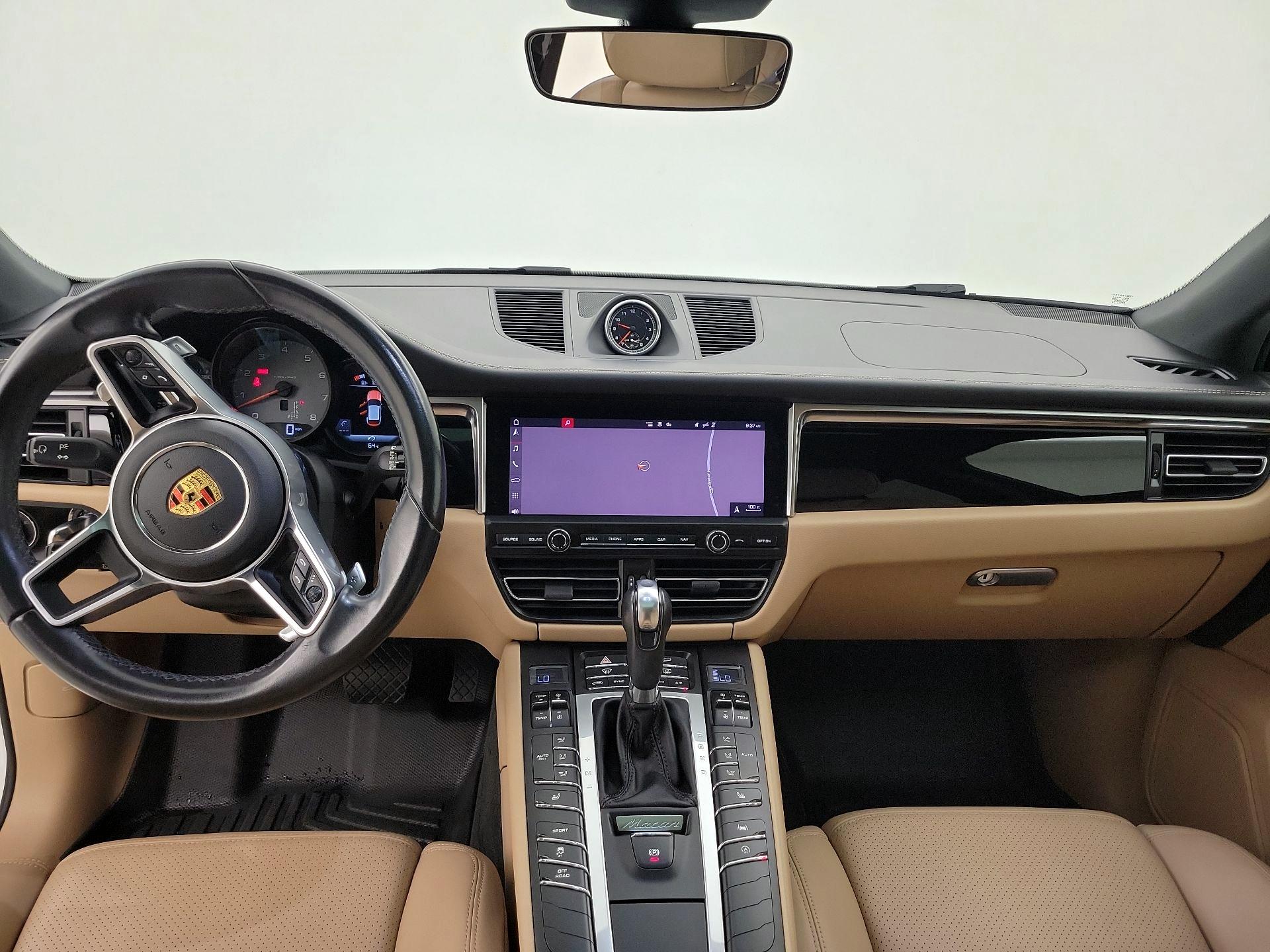 Thumbnail: 2021 Porsche Macan - 9