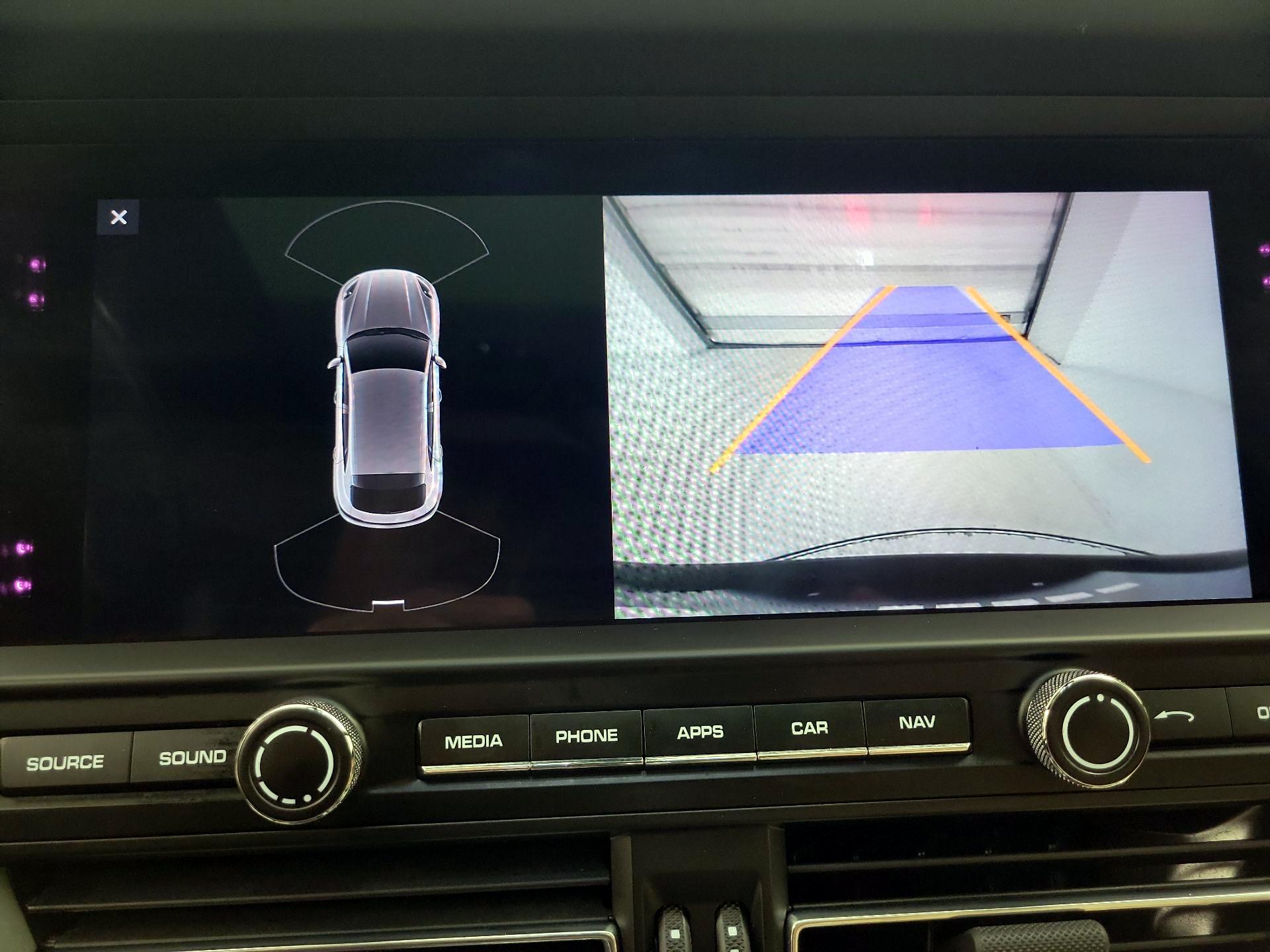 Thumbnail: 2021 Porsche Macan - 15