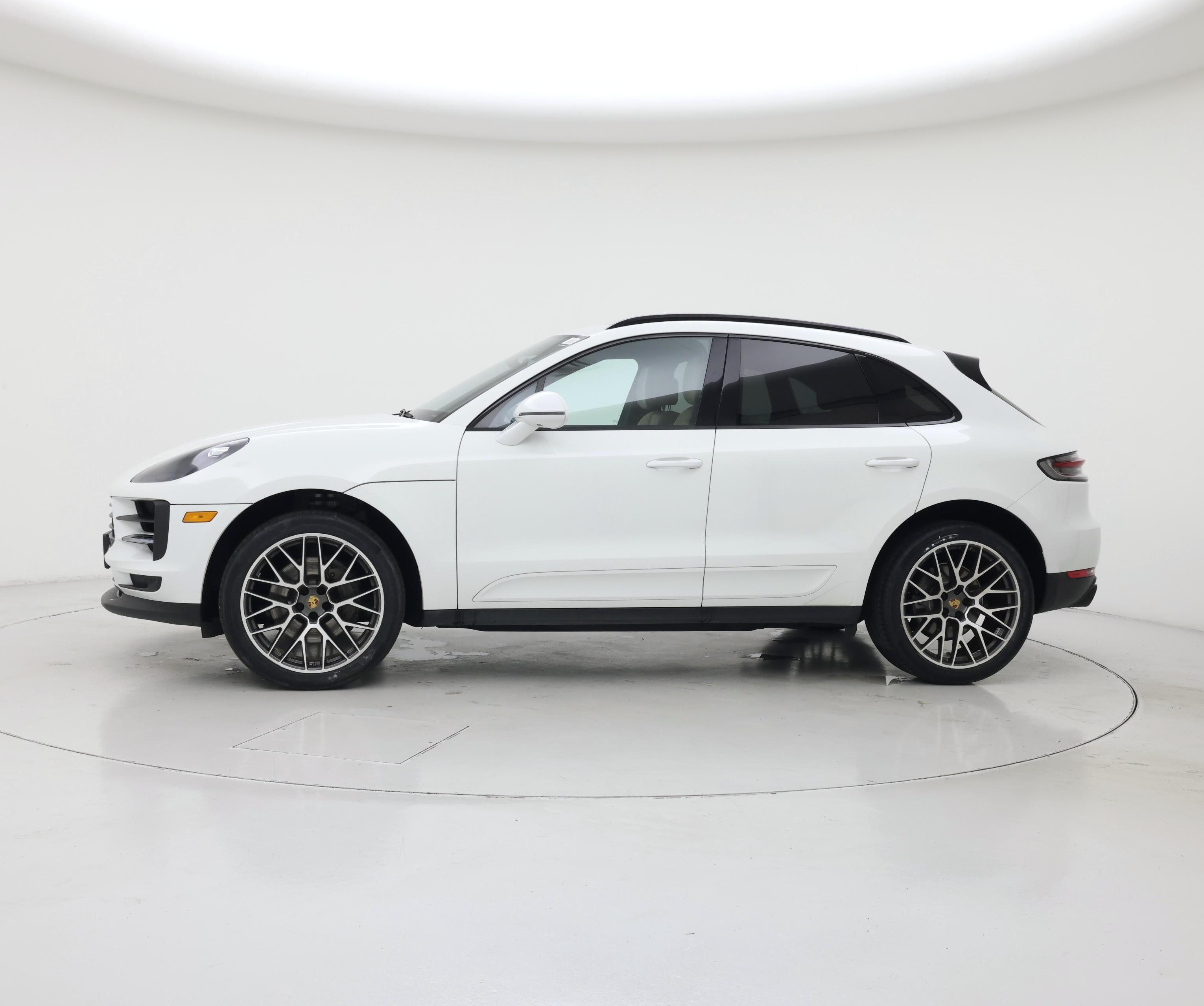 Thumbnail: 2021 Porsche Macan - 3