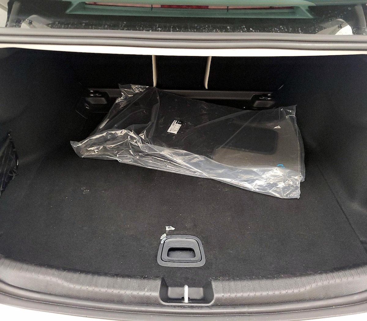 Trunk/Cargo (Seats Up)