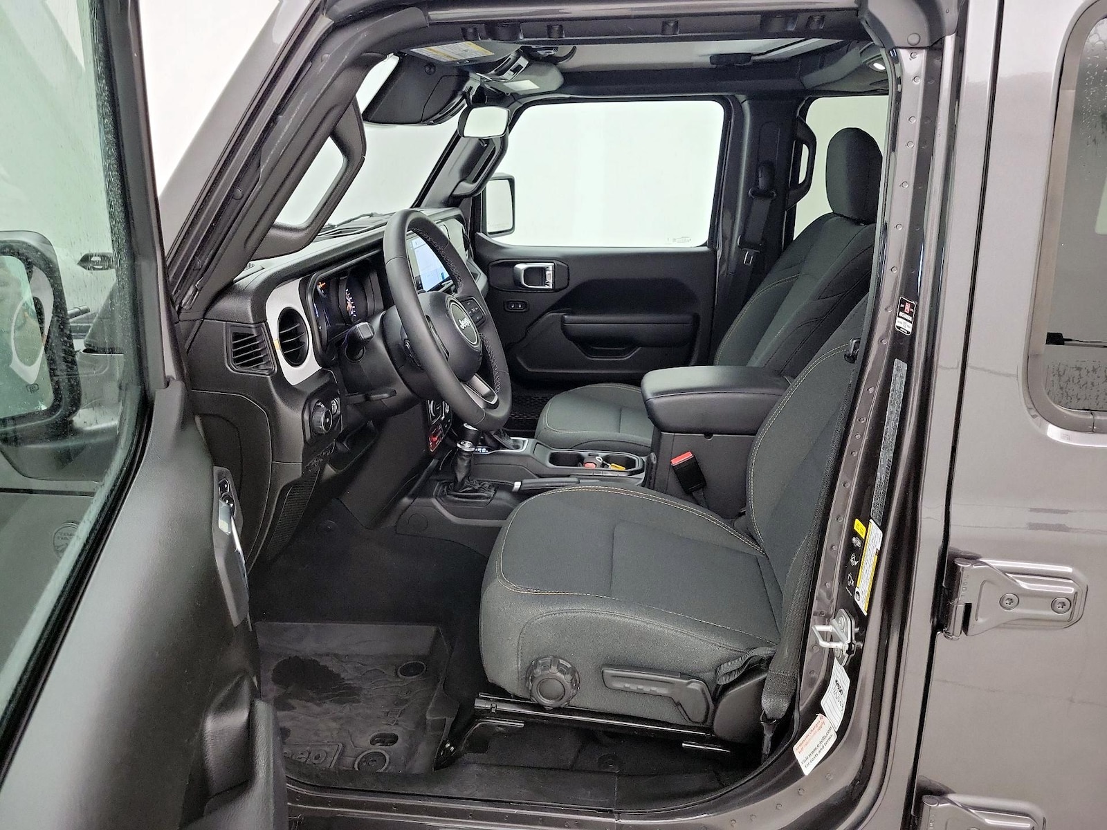 2025 Jeep Wrangler 4-Door Willys - Photo 12