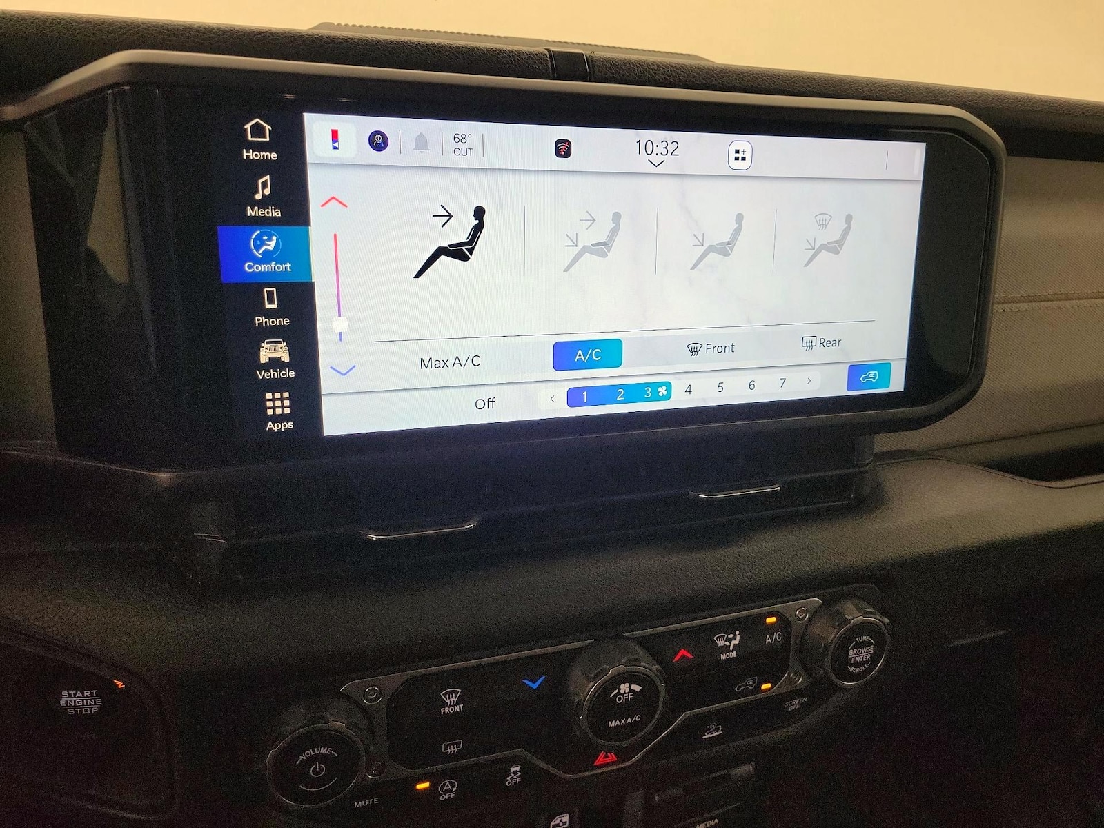 2025 Jeep Wrangler 4-Door Willys - Photo 17