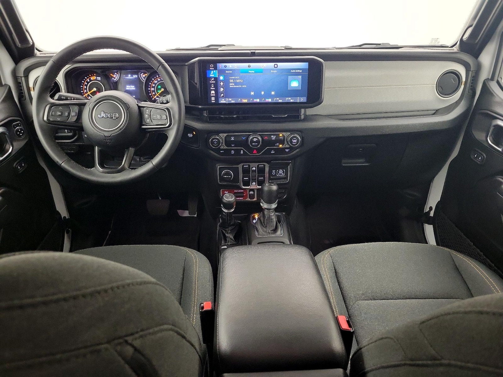 Apple CarPlay® & Android Auto™