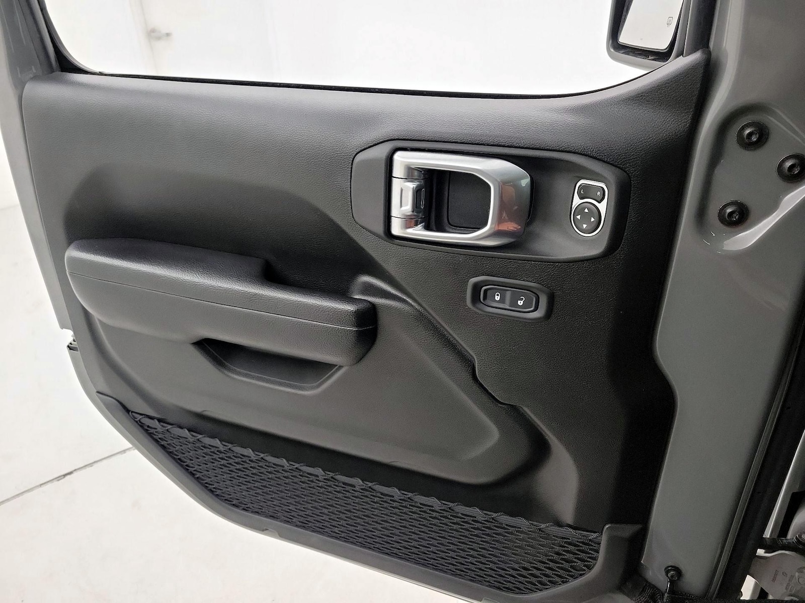 2023 Jeep Wrangler 4xe Willys 4XE - Photo 13
