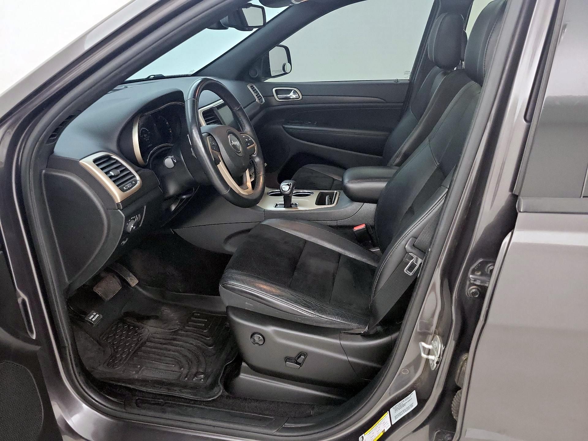 Thumbnail: 2015 Jeep Grand Cherokee - 11