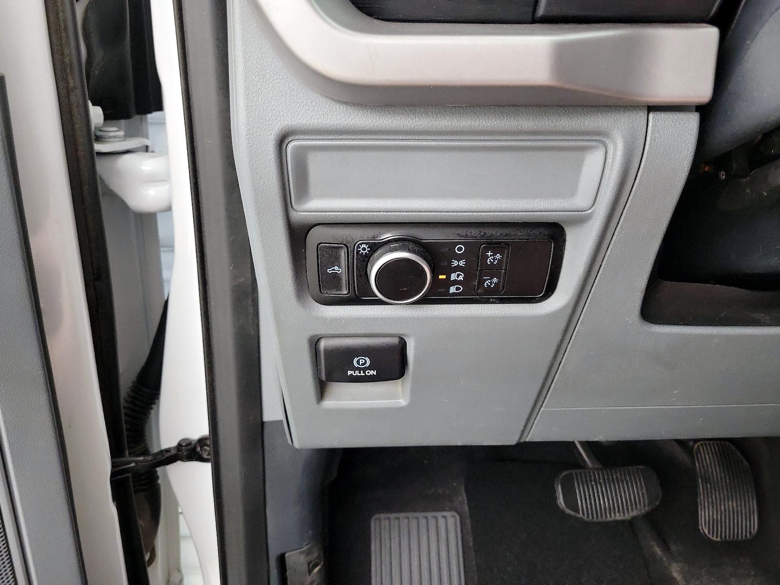 2023 Ford F-150 XL - Photo 14