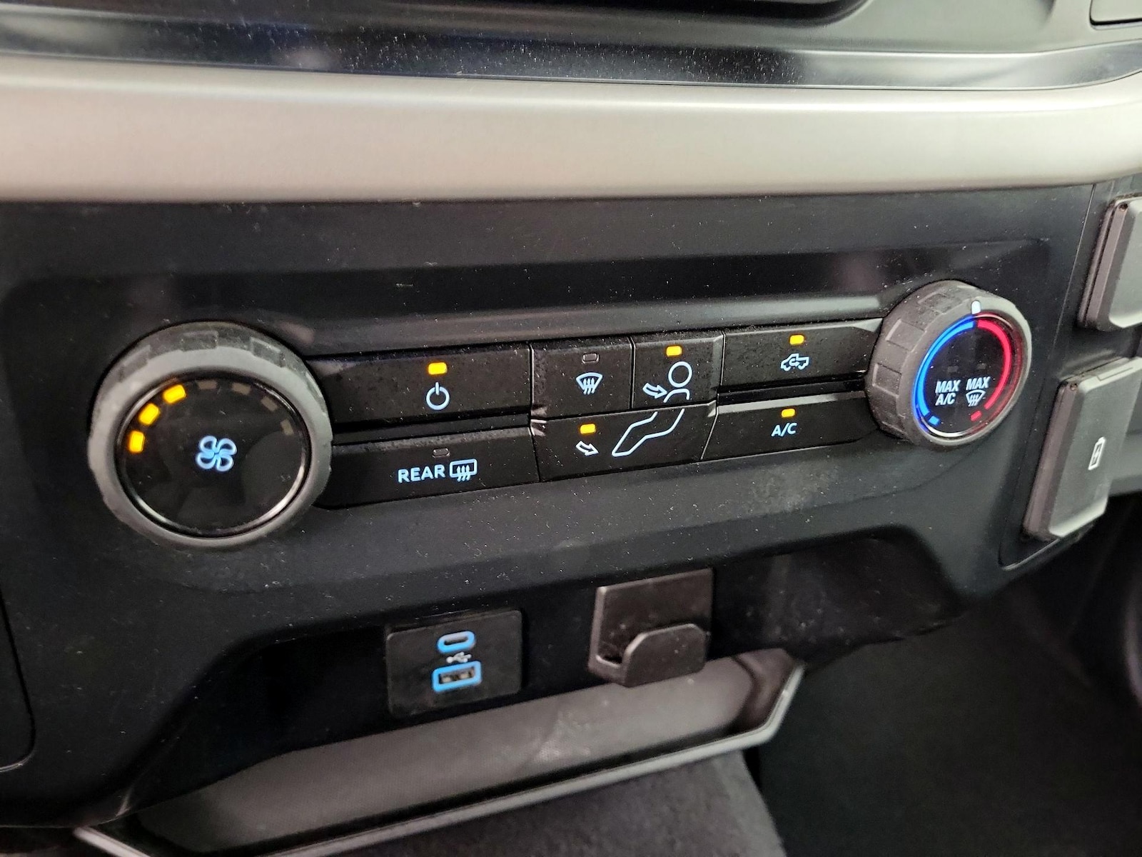 2023 Ford F-150 XL - Photo 17
