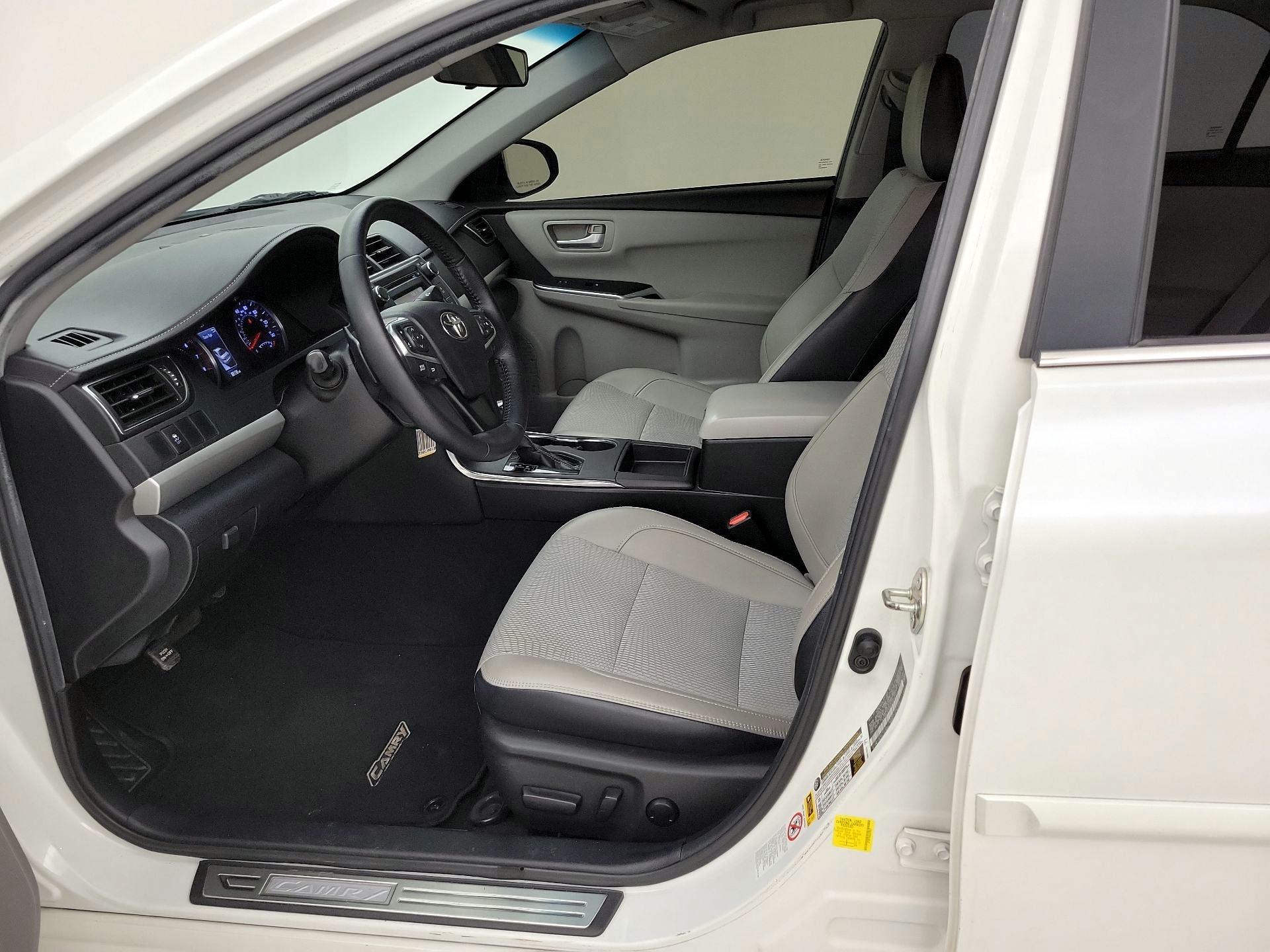 Thumbnail: 2016 Toyota Camry - 11