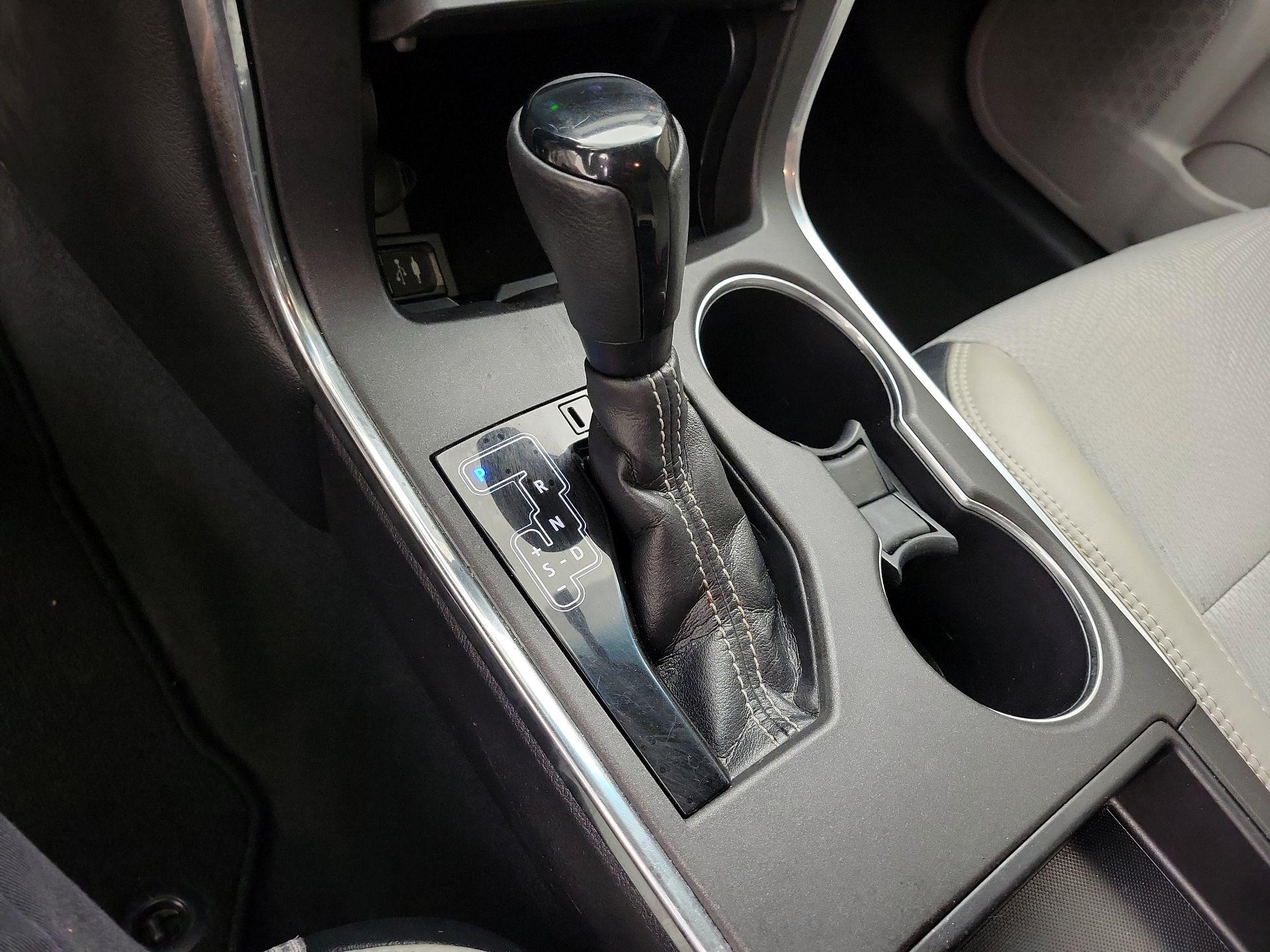 Thumbnail: 2016 Toyota Camry - 17
