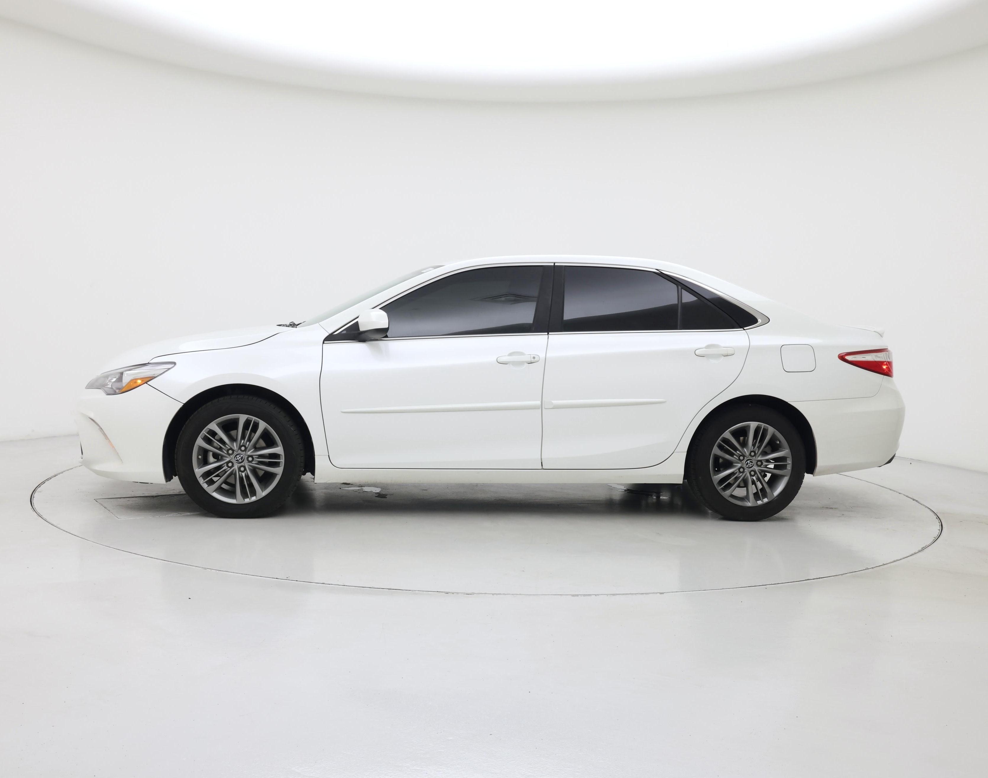 Thumbnail: 2016 Toyota Camry - 3
