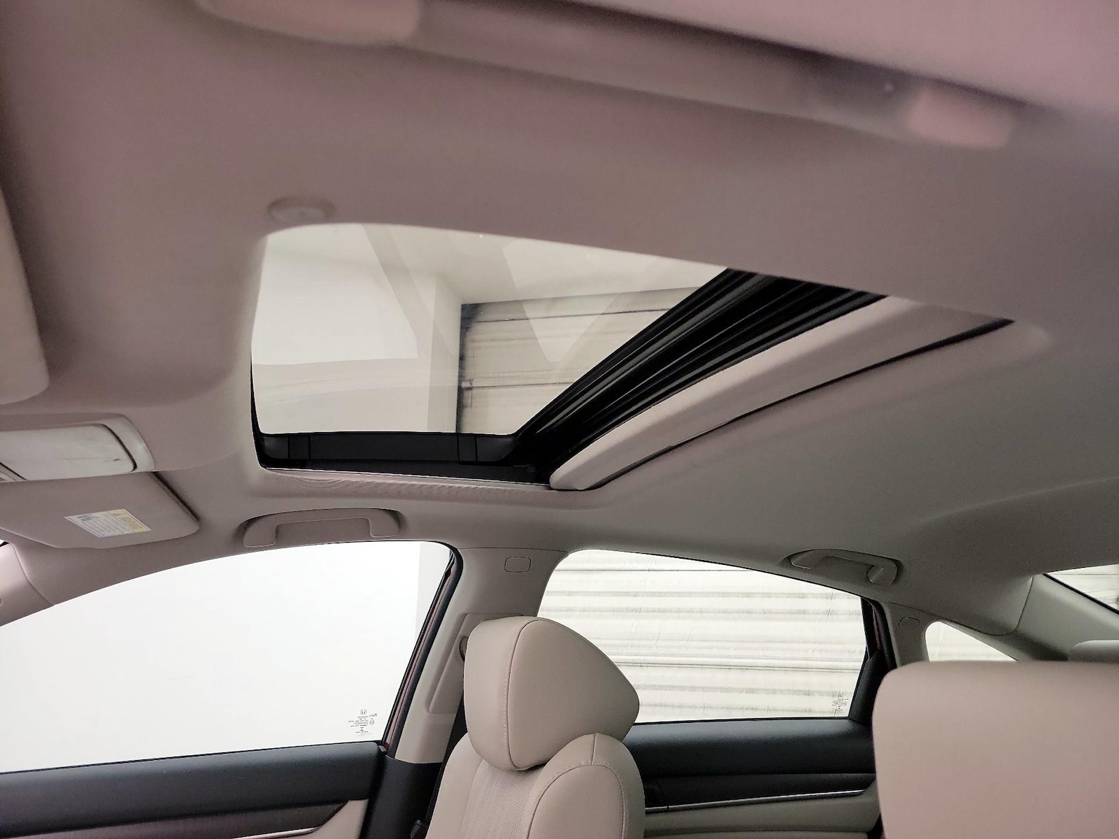 Sunroof(s) & Overhead Airbags