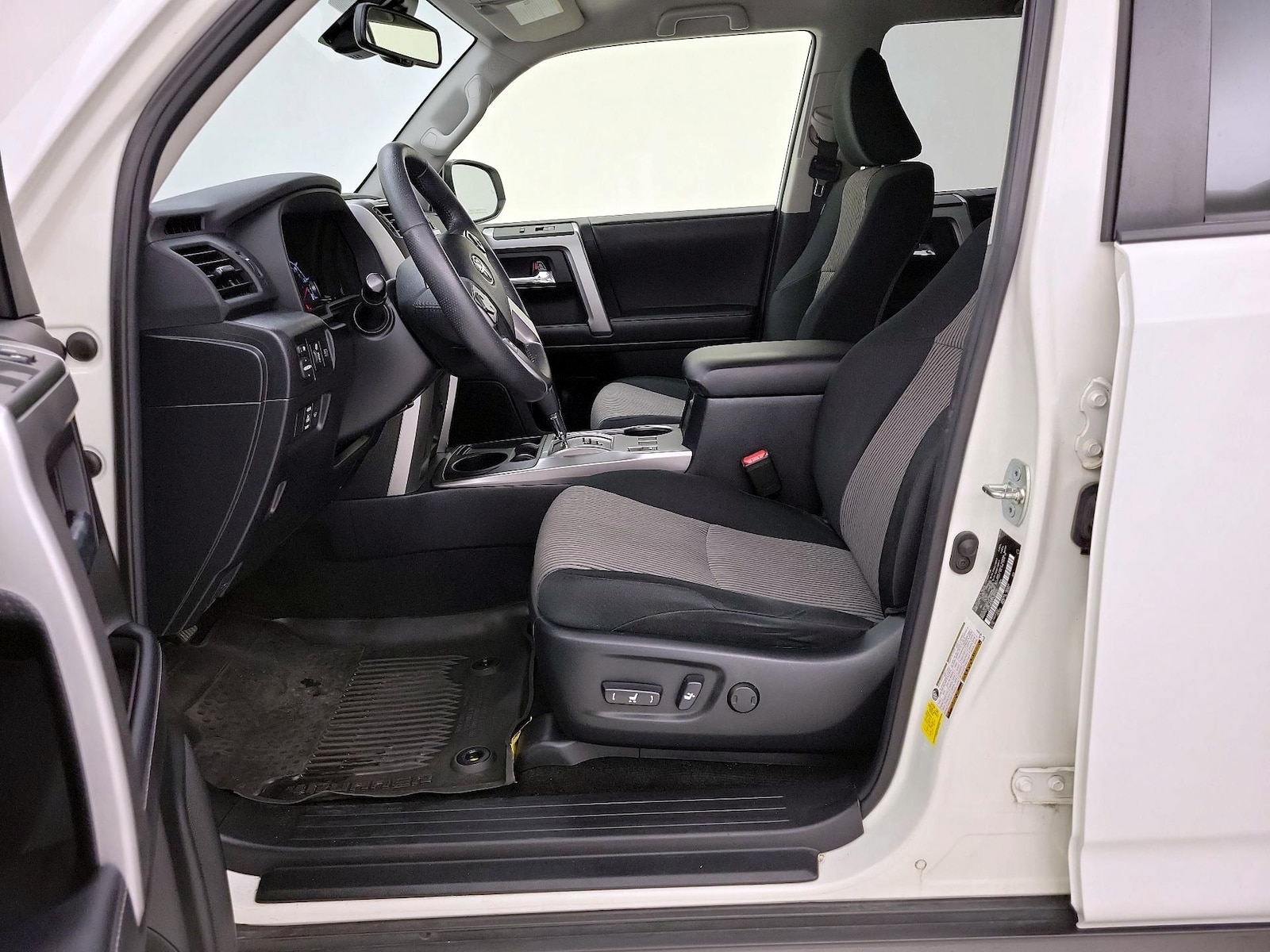2023 Toyota 4Runner SR5 - Photo 12