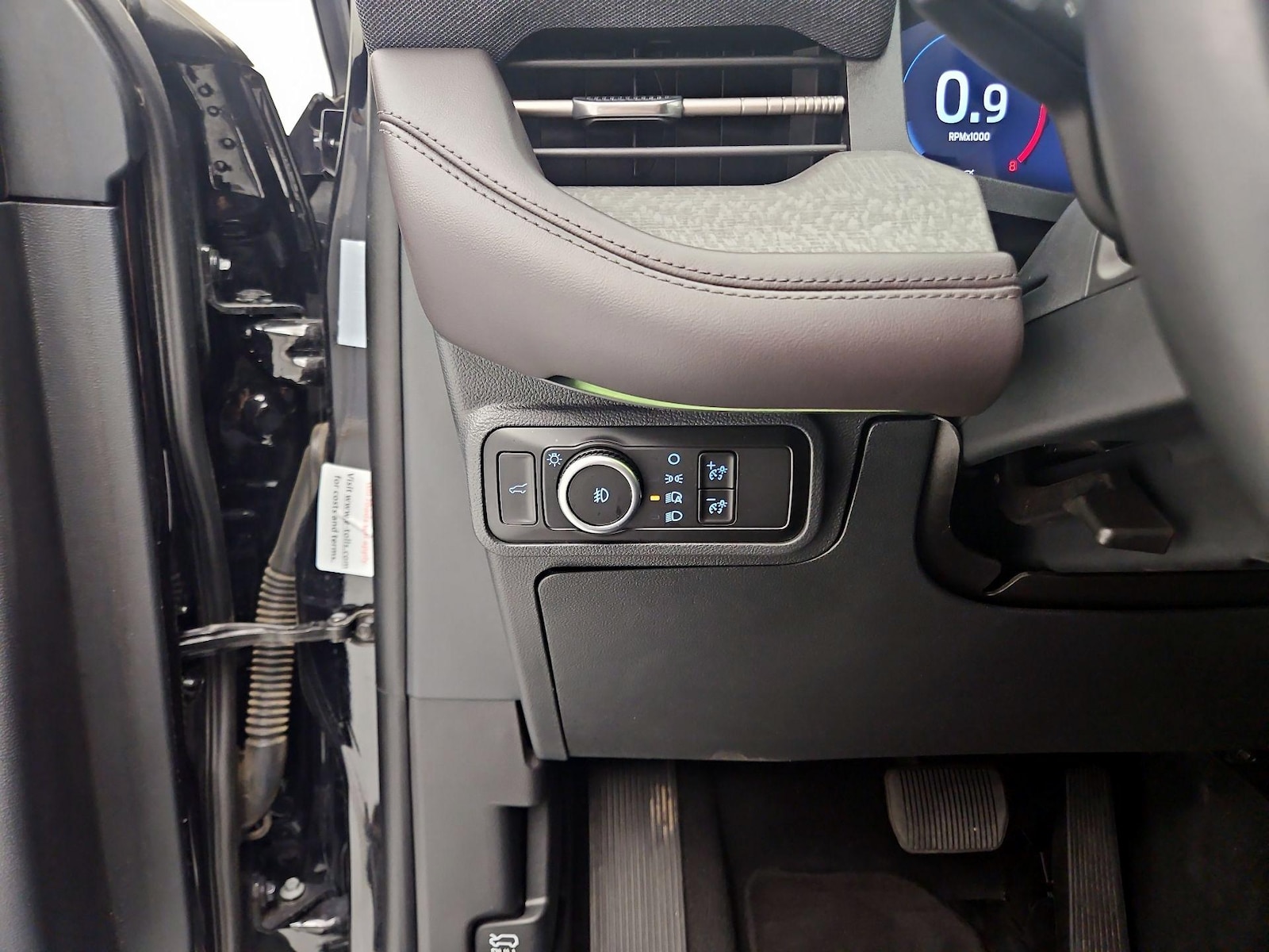 2025 Ford Explorer Platinum - Photo 14