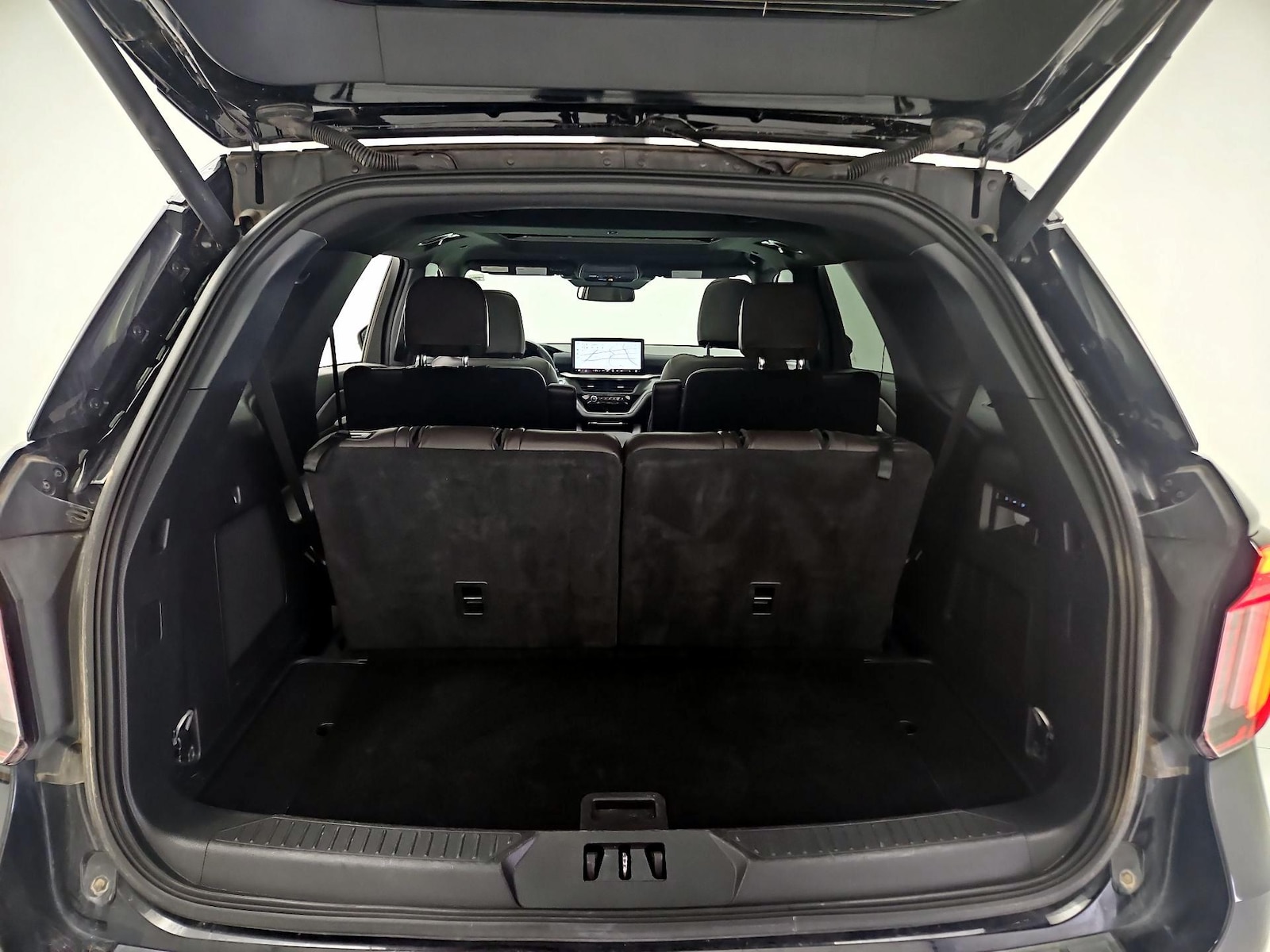2025 Ford Explorer Platinum - Photo 24