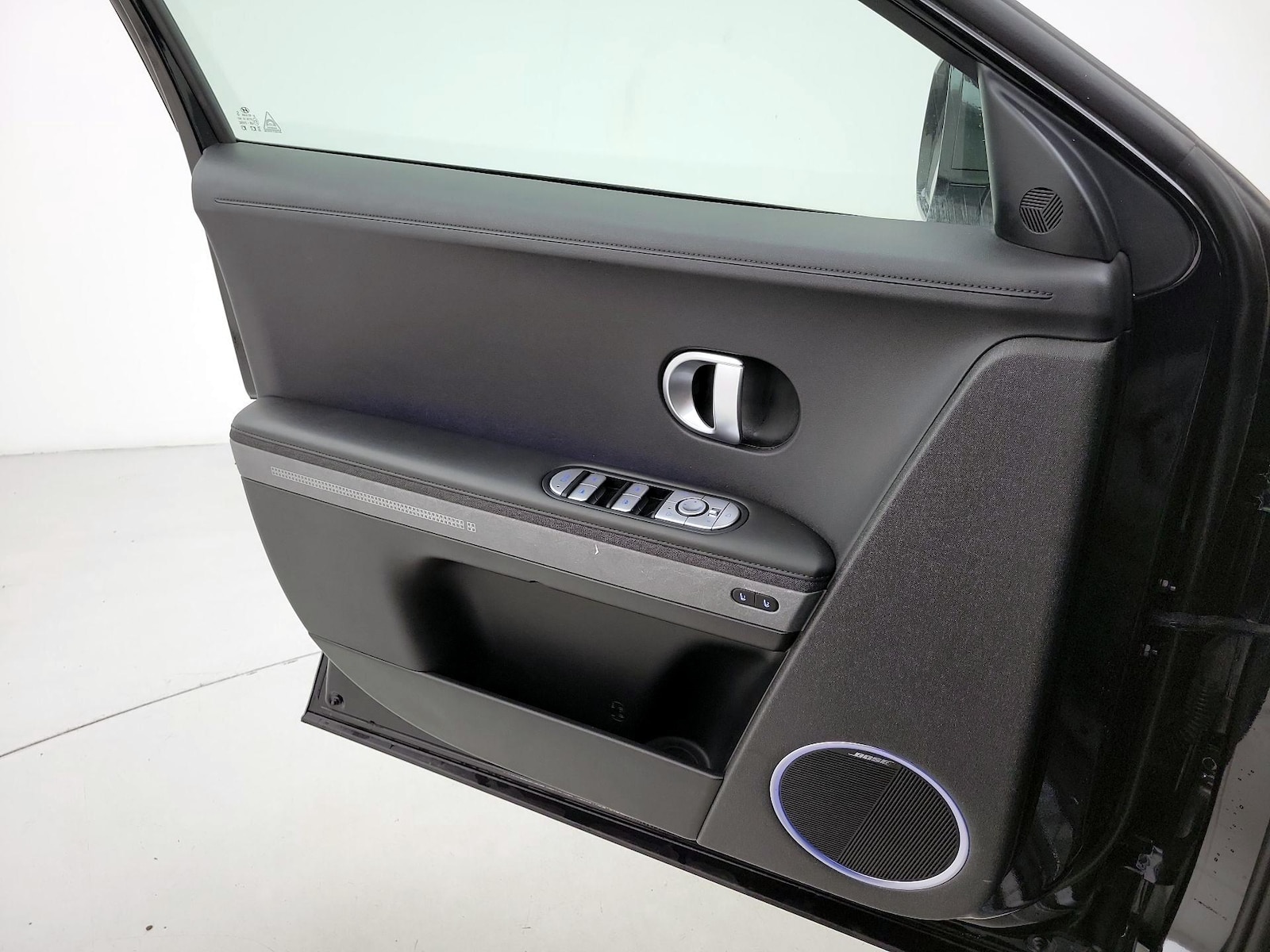 2023 Hyundai IONIQ 5 Limited - Photo 13
